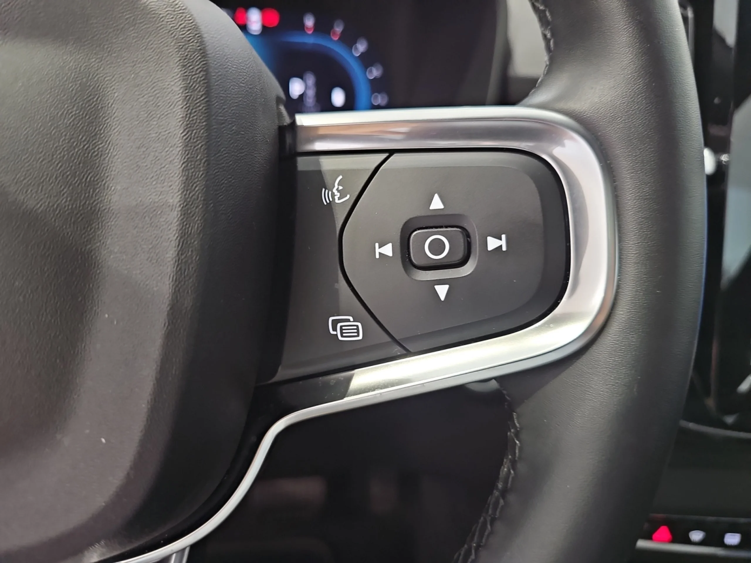 VOLVO XC40 2.0 B4 G PLUS DARK AUTO - Foto 13