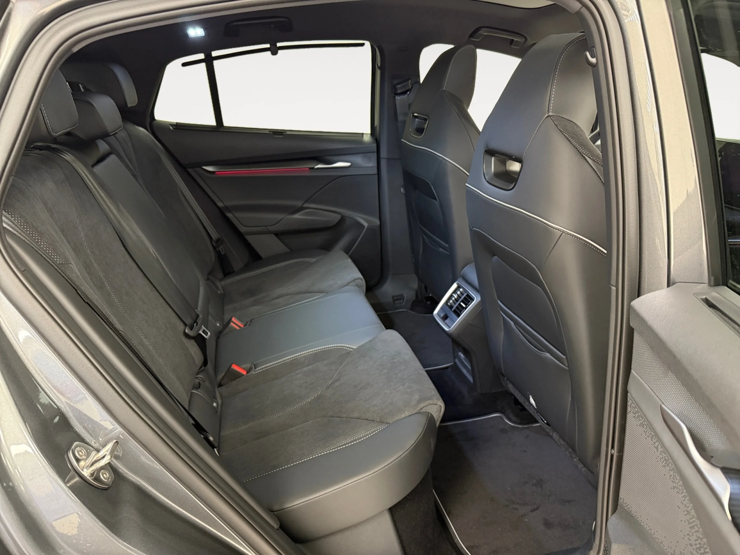 SKODA Enyaq coupe SPORTLINE 85 210 KW ( CV) 82 KWH (77 KWH - Foto 6