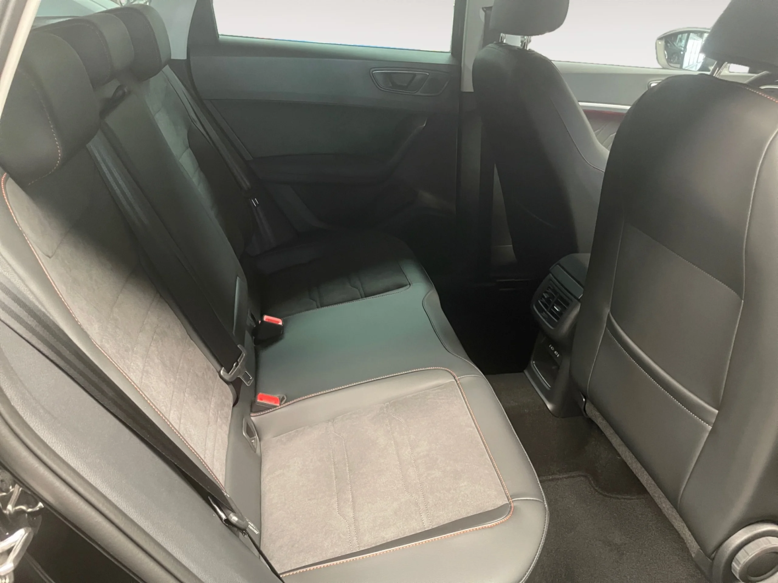 SEAT ATECA 1.0 TSI 85KW (115CV) FR SPECIAL EDITION - Foto 6