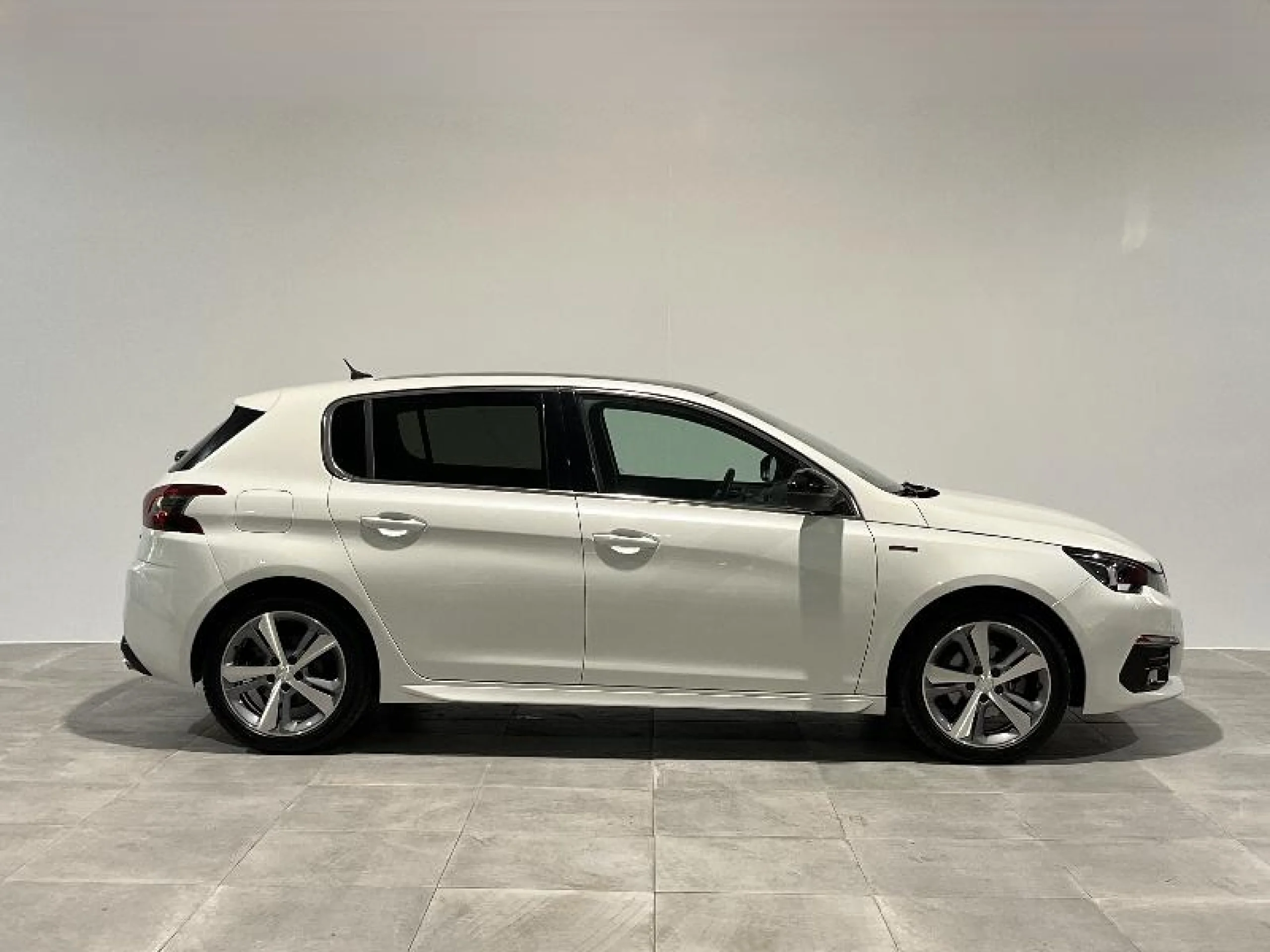 PEUGEOT 308 5P GT LINE 1.2 PURETECH 96KW (130CV) - Foto 3