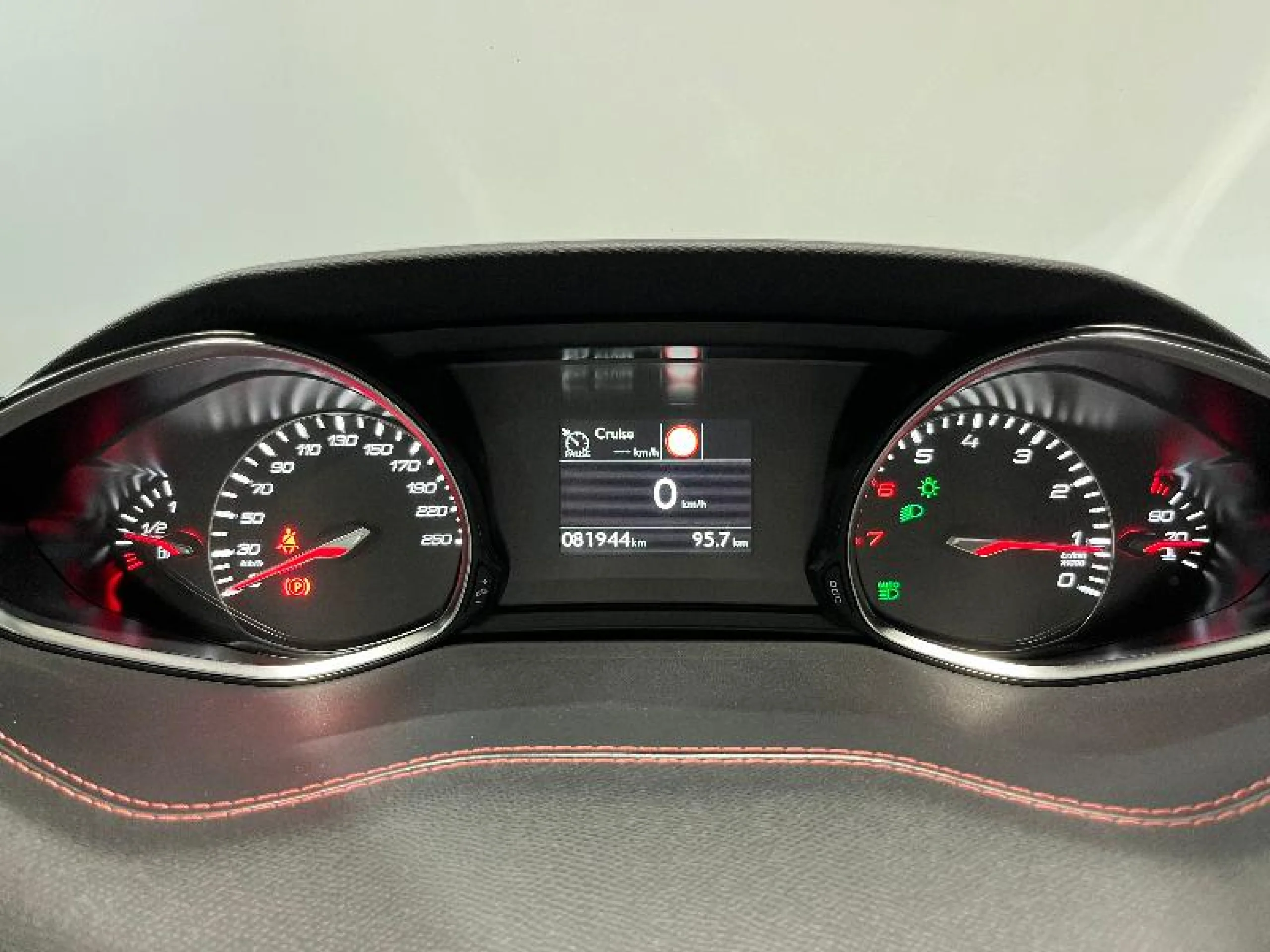 PEUGEOT 308 5P GT LINE 1.2 PURETECH 96KW (130CV) - Foto 19