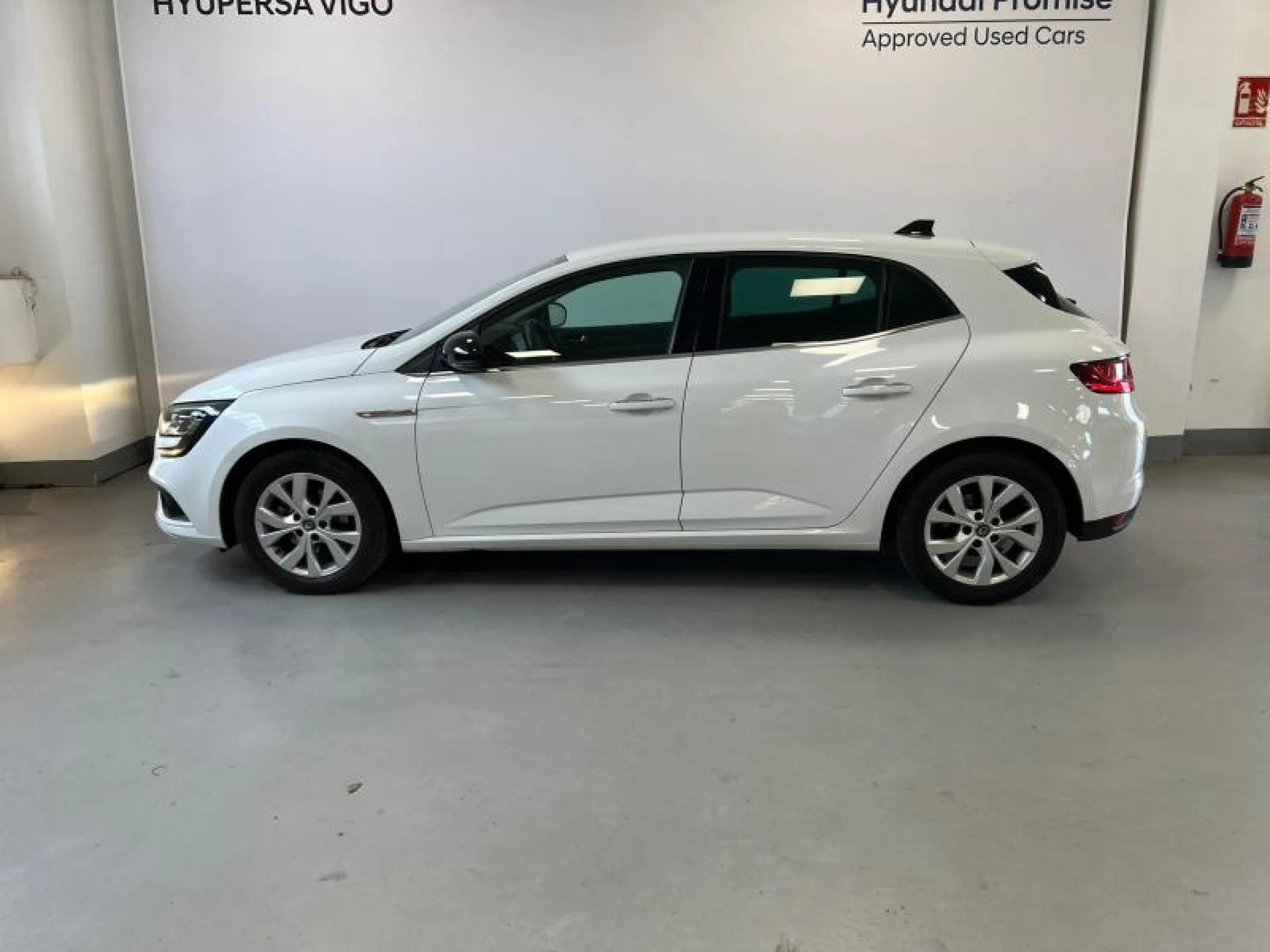 RENAULT MEGANE LIMITED + BLUE DCI 70 KW (95CV)  SS - Foto 2
