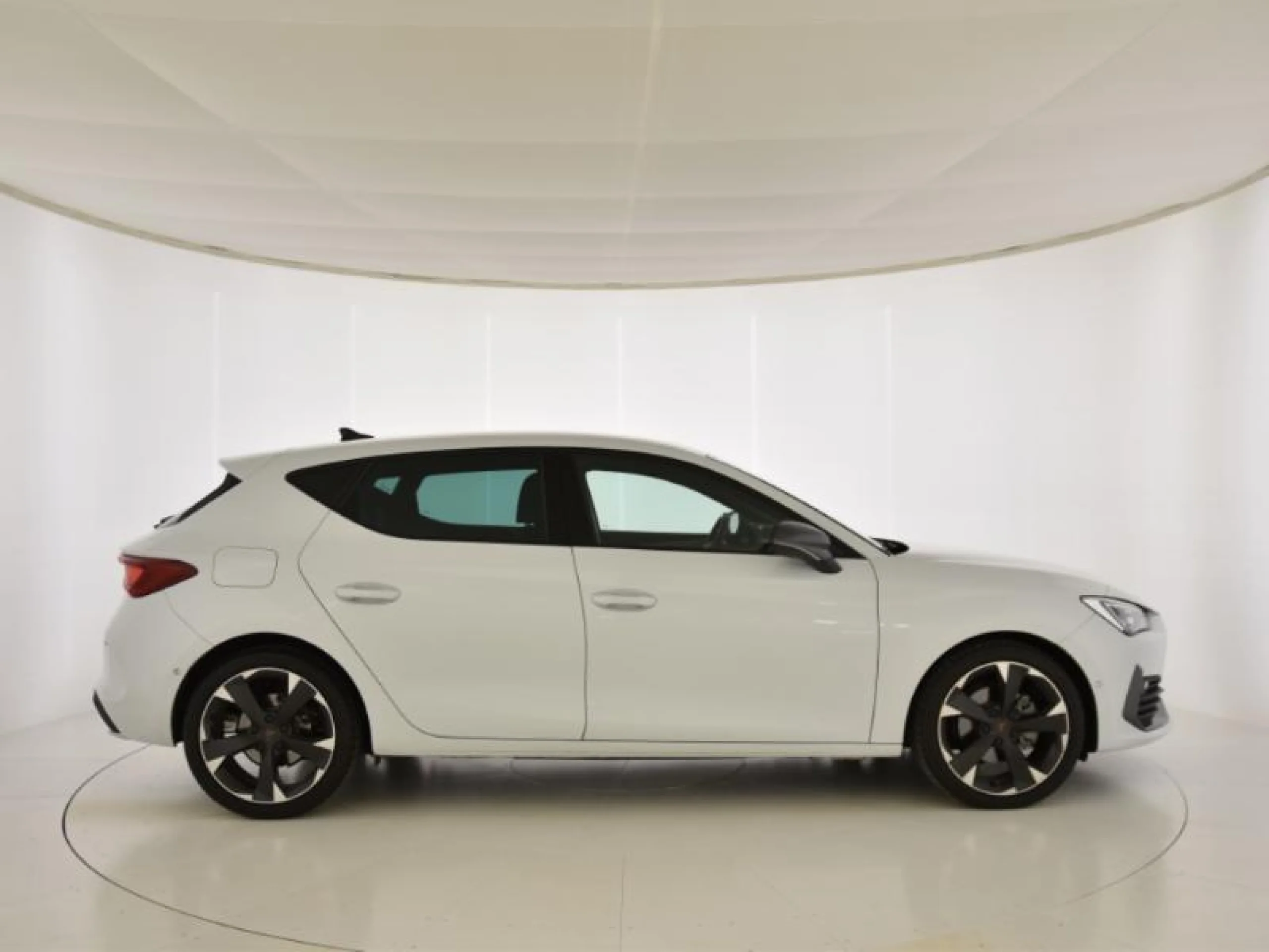 CUPRA LEON 1.5 ETSI 110KW 150CV) DSG - Foto 3