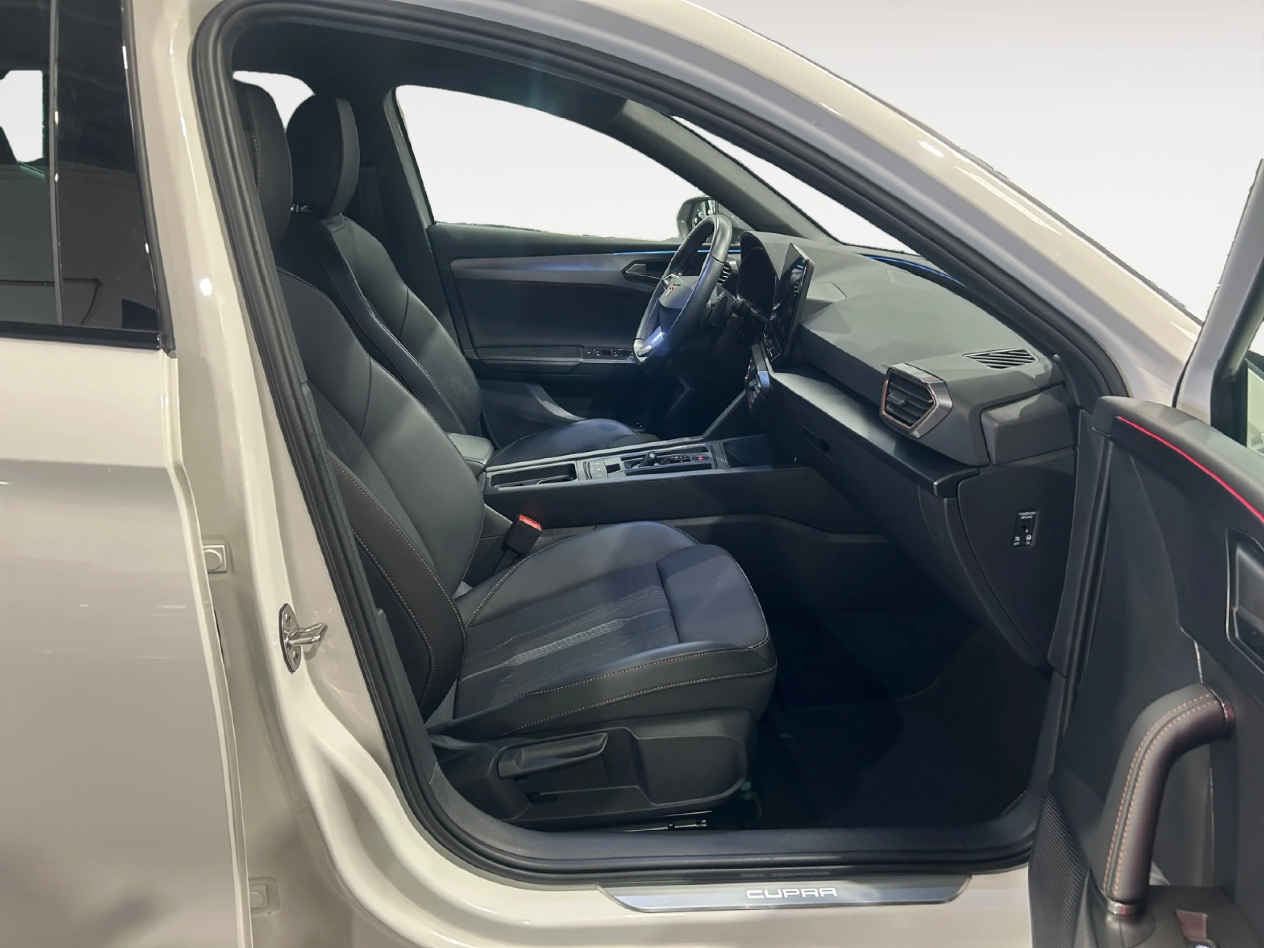 CUPRA LEON 1.5 ETSI 110KW (150CV) DSG - Foto 5