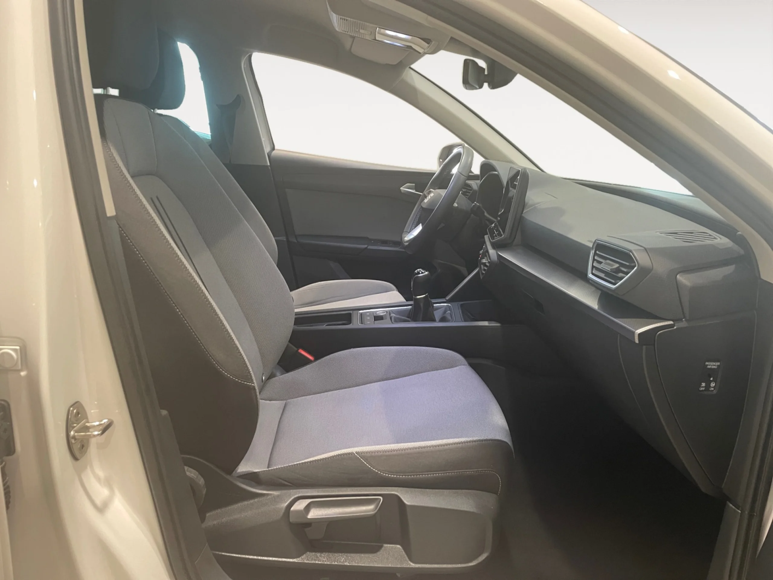 SEAT LEON 2.0 TDI 85KW STYLE XL - Foto 5