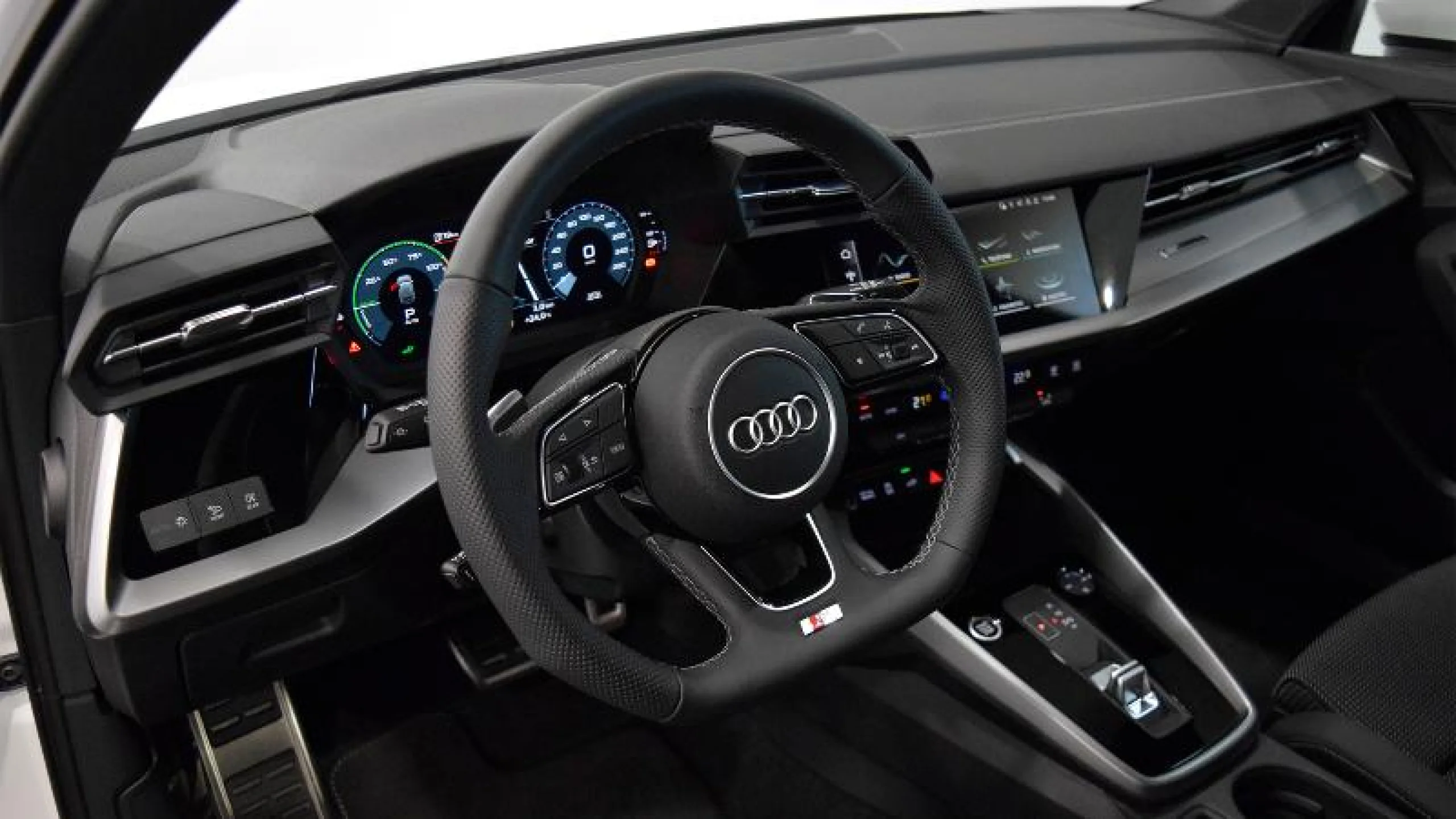 AUDI A3 SPORTBACK S LINE 40 TFSI E 150KW S TRON - Foto 9