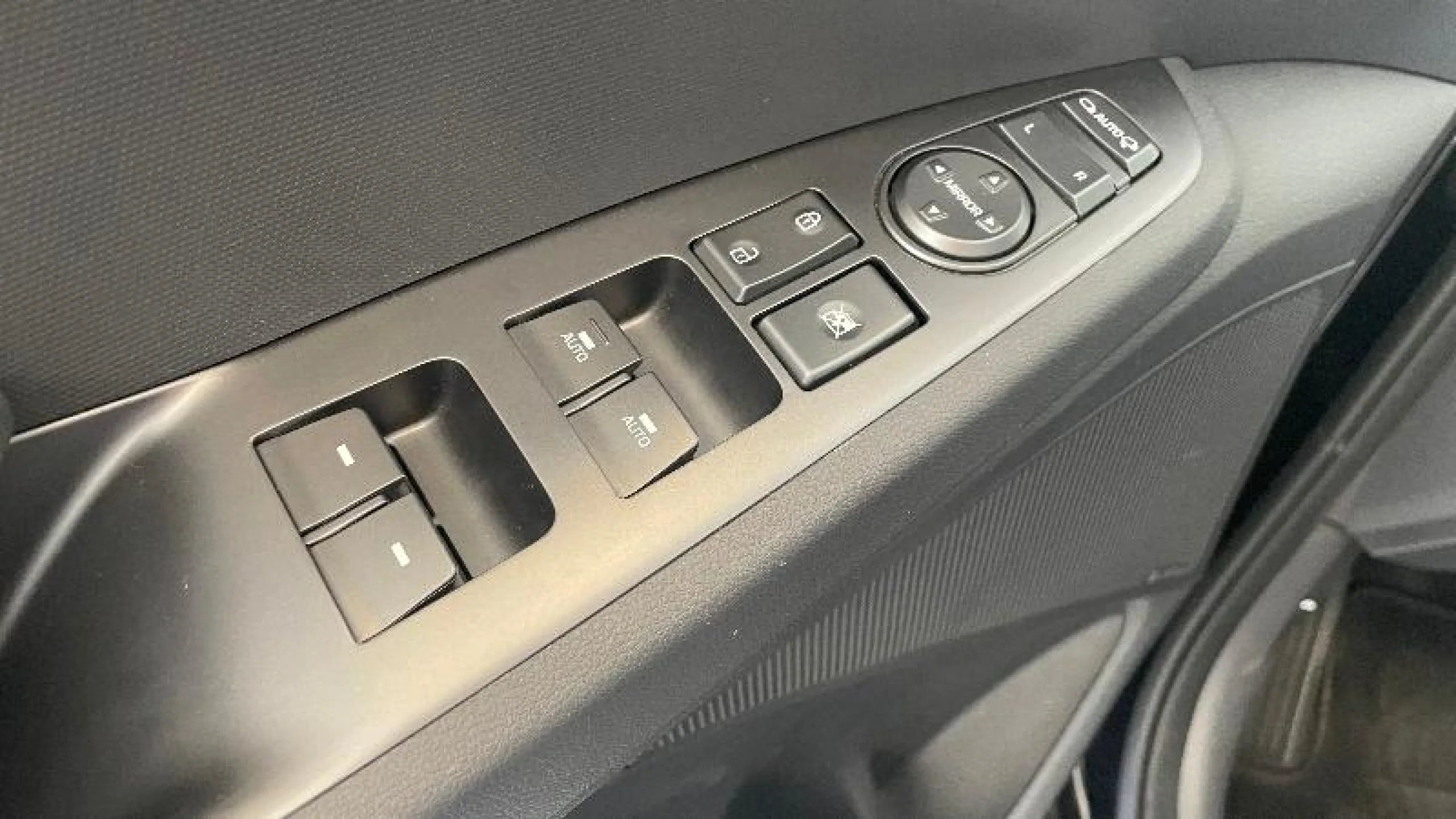 HYUNDAI IONIQ 1.6 GDI PHEV TECNO DCT - Foto 12