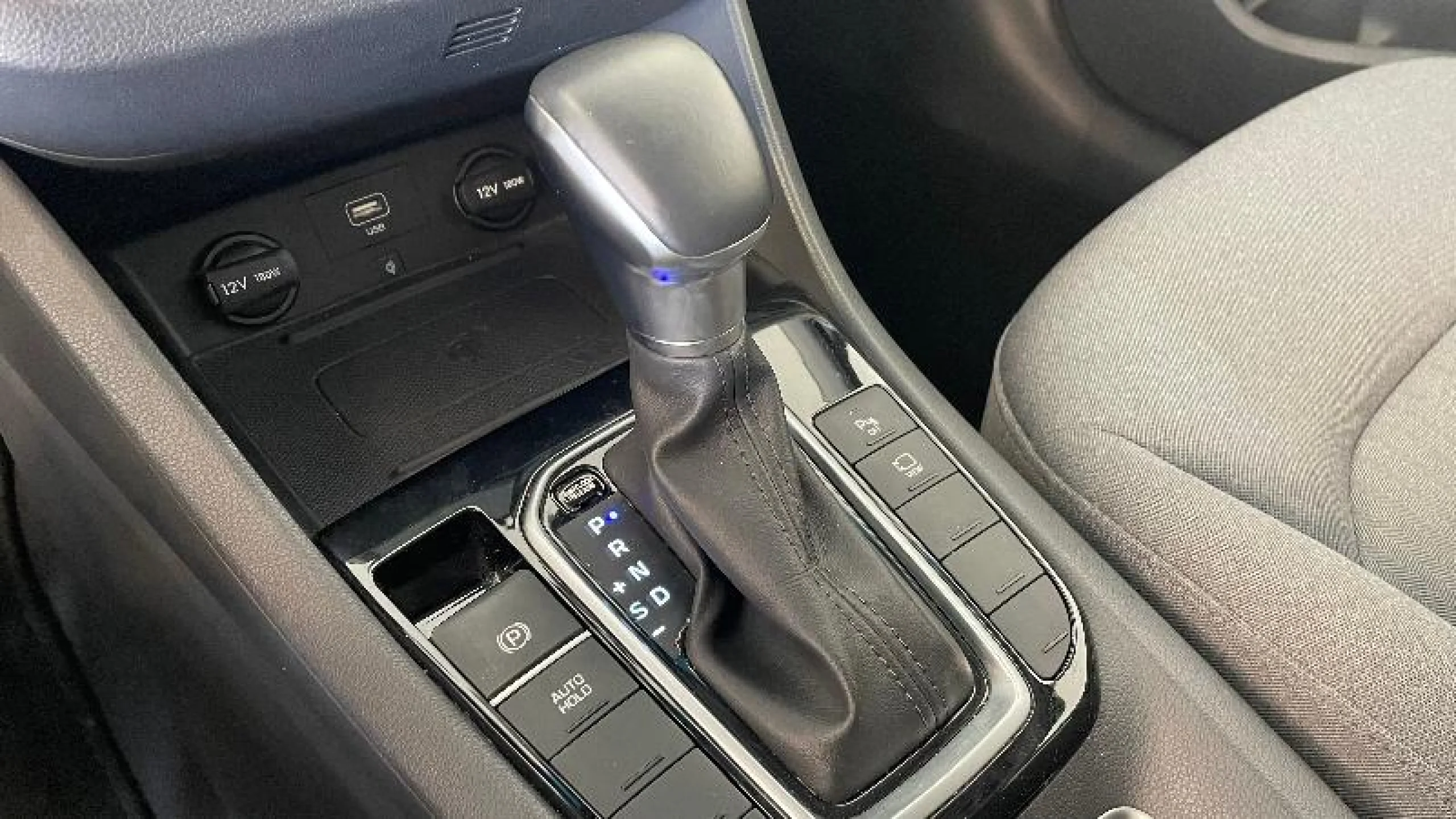 HYUNDAI IONIQ 1.6 GDI PHEV TECNO DCT - Foto 22