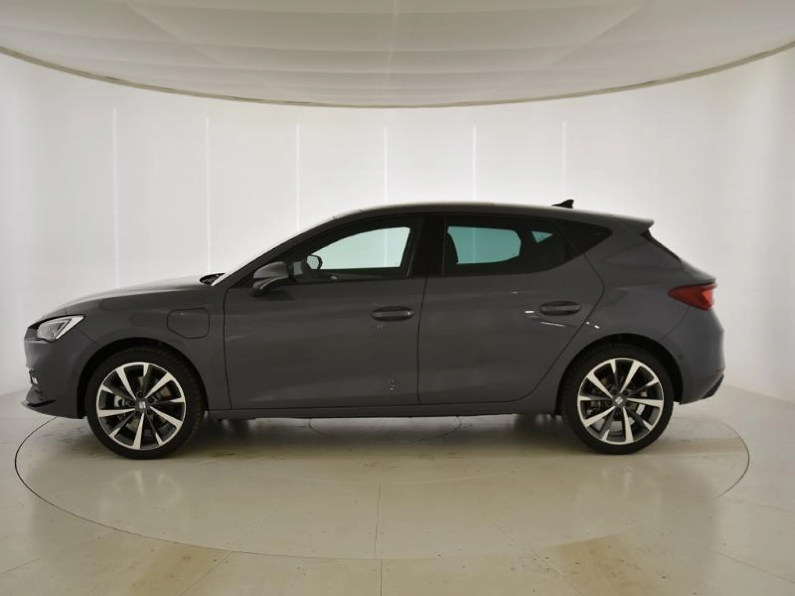 SEAT LEON 1.5 TSI E HYBRID 150KW DSG 6 FR XL - Foto 4