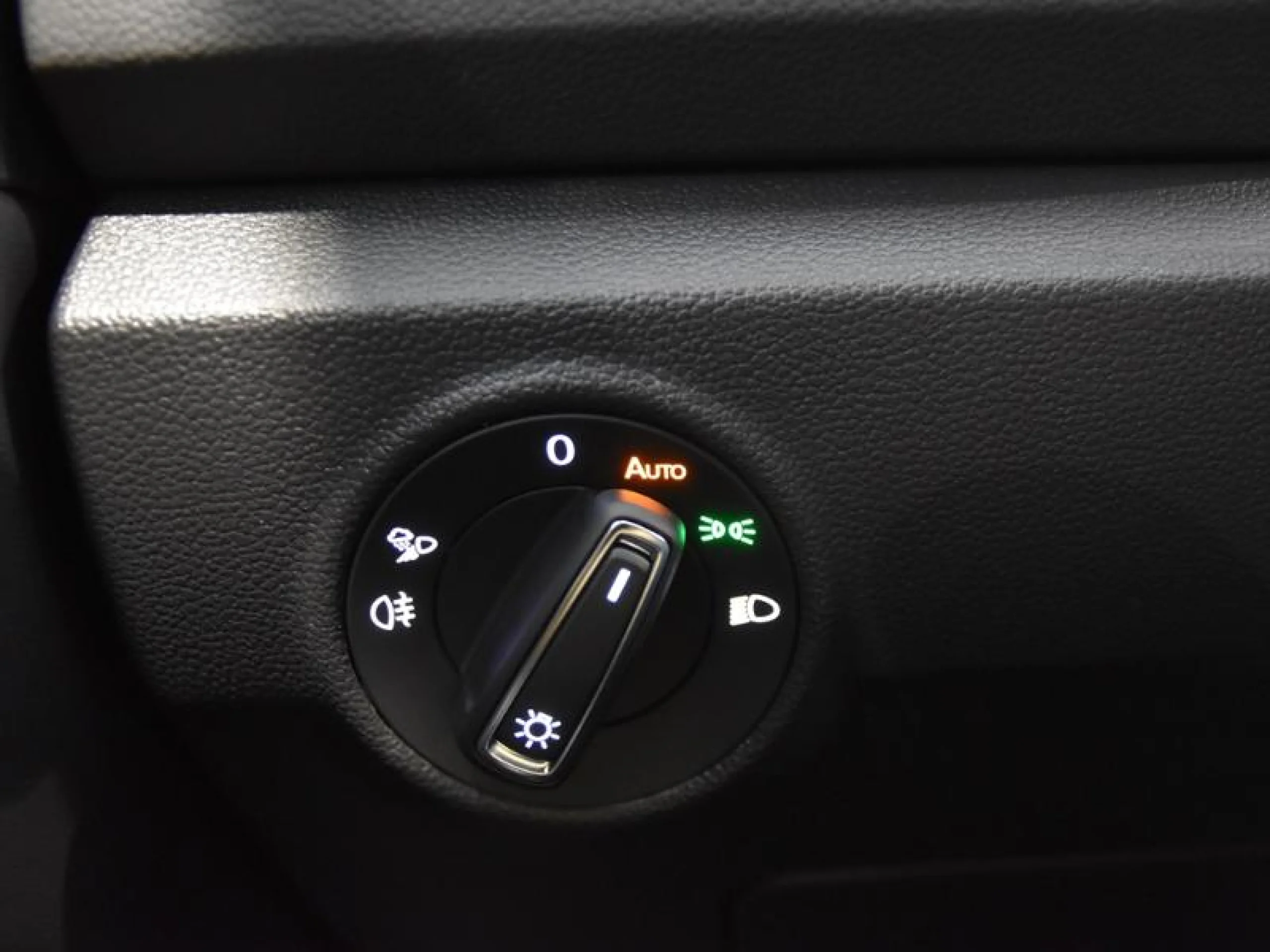 VOLKSWAGEN T ROC T ROC DARK LINE 1.5 TSI 110 KW (150 CV)  AUTOMÁTICO DSG 7 VEL. - Foto 18