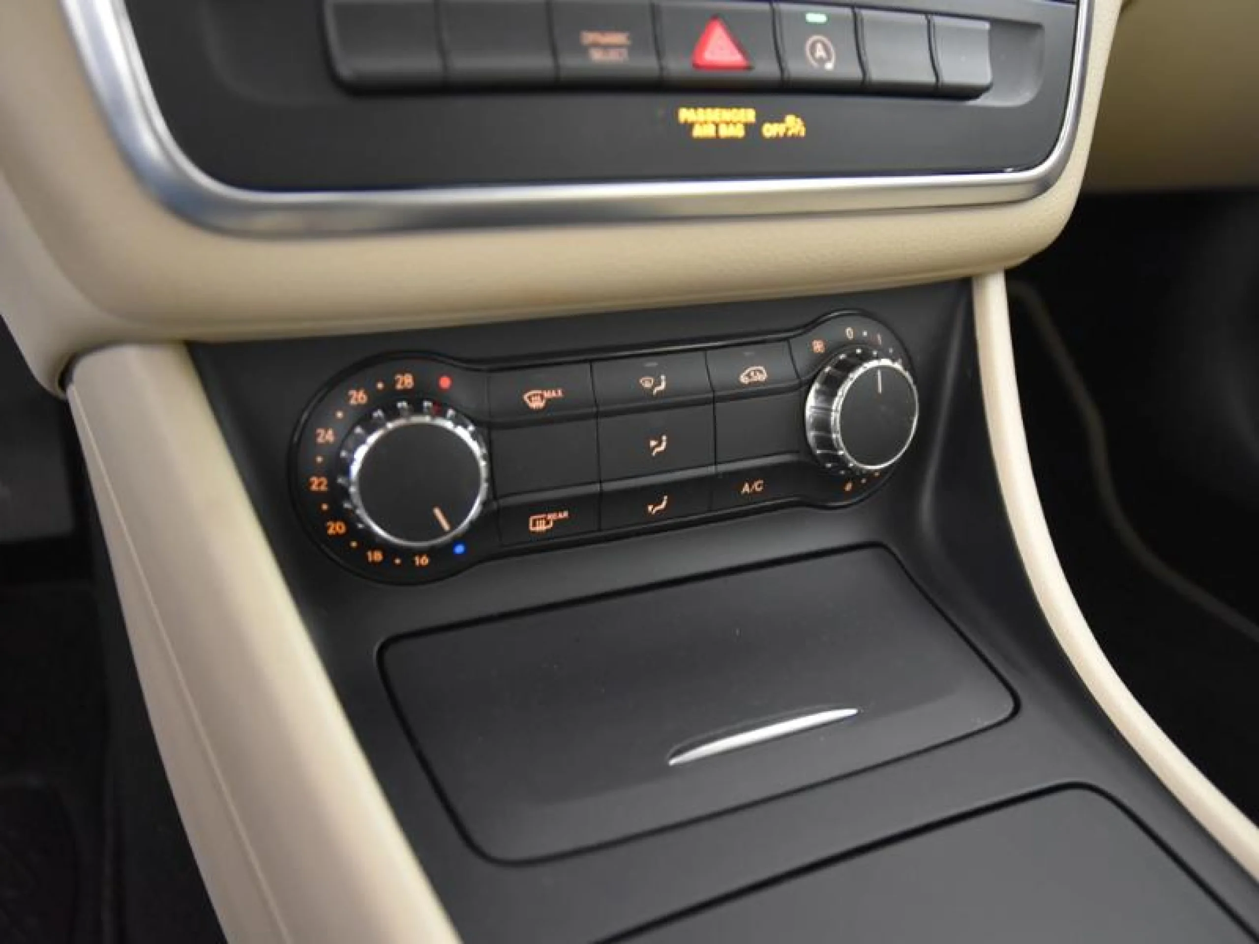 MERCEDES-BENZ Clase gla GLA 200 D URBAN - Foto 10