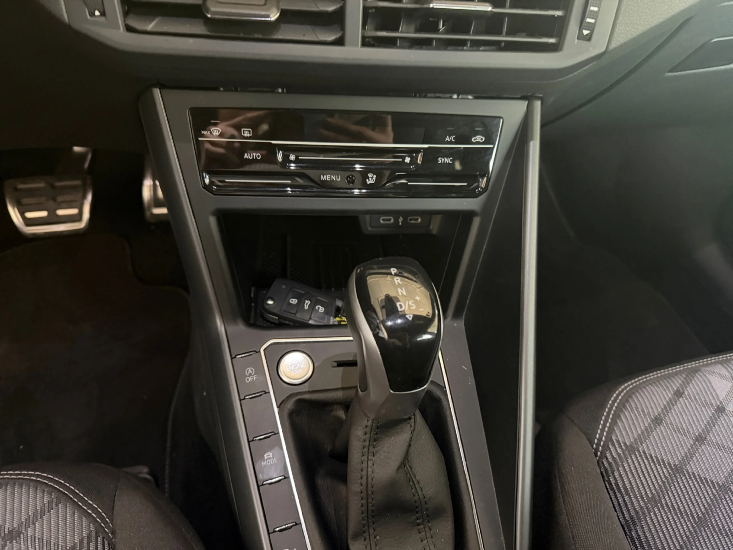 VOLKSWAGEN TAIGO R LINE 1.0 TSI 85KW (115CV) DSG - Foto 14