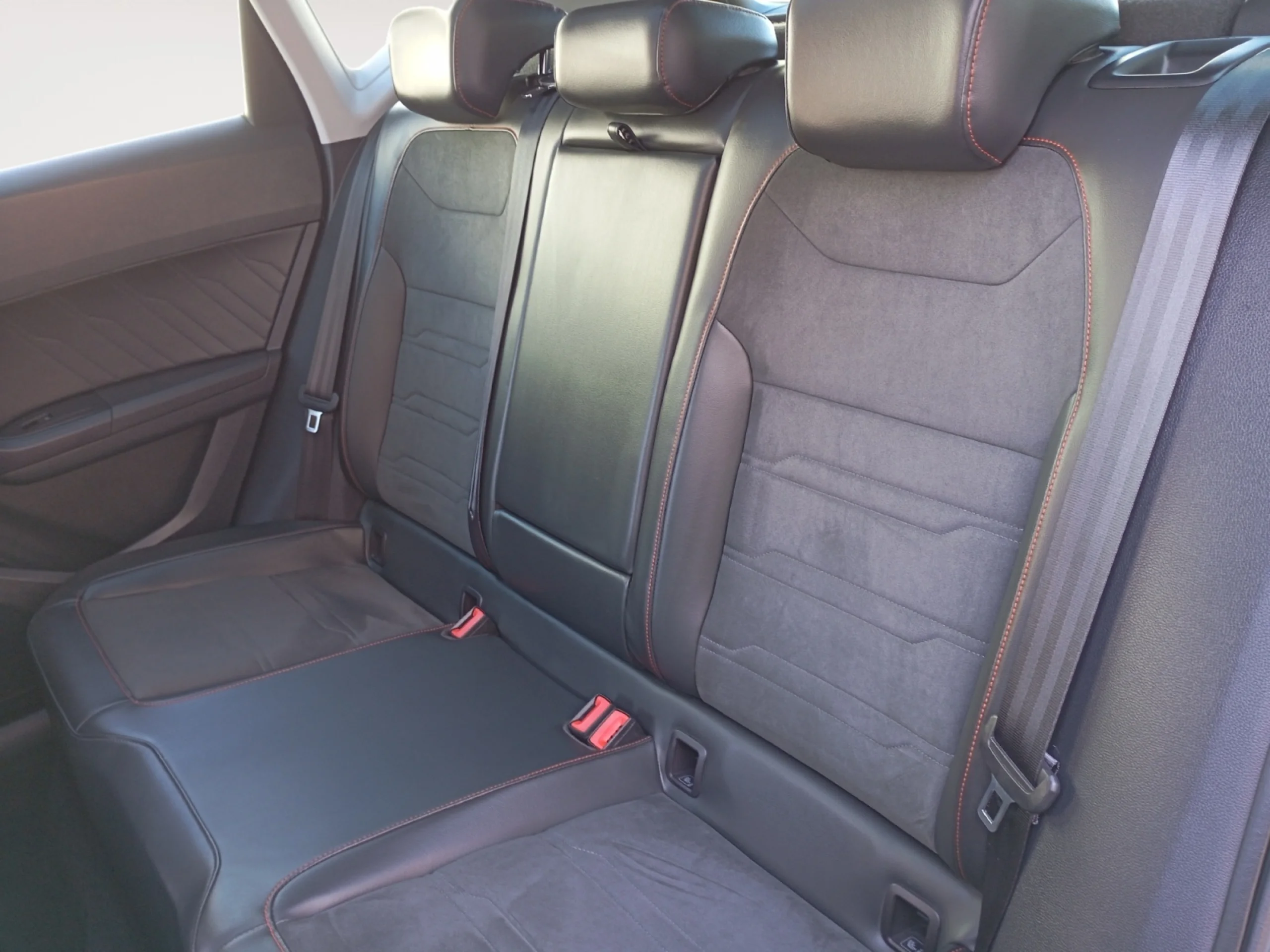 SEAT ATECA 2.0 TDI 110KW (150CV) DSG S&S FR GO - Foto 6