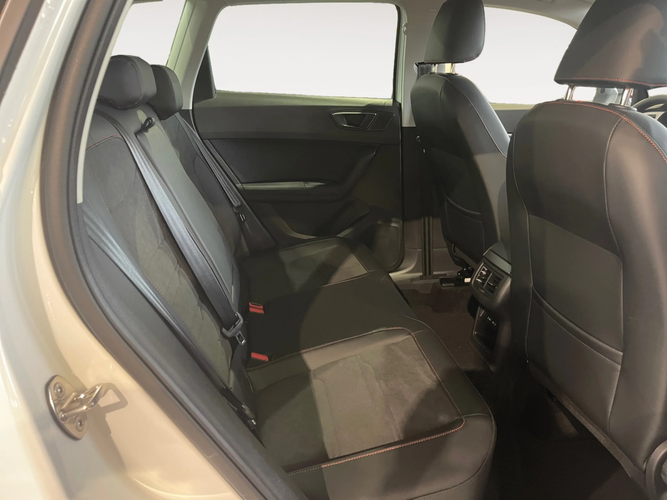 SEAT ATECA 1.5 TSI 110KW (150CV) ST&SP FR 2026 - Foto 6