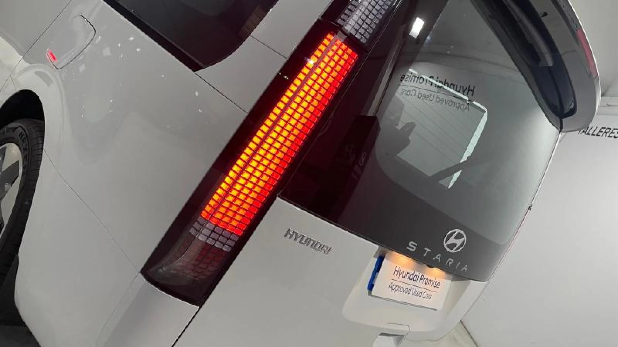 HYUNDAI STARIA 9S HEV 1.6 TGDI 225CV 6AT TECNO - Foto 6