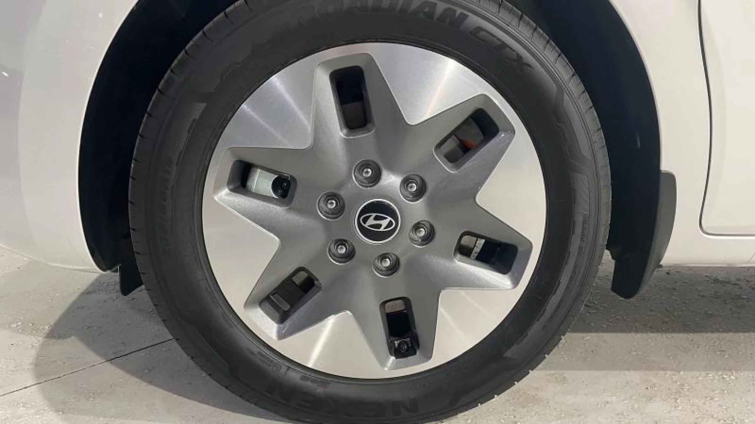 HYUNDAI STARIA 9S HEV 1.6 TGDI 225CV 6AT TECNO - Foto 12