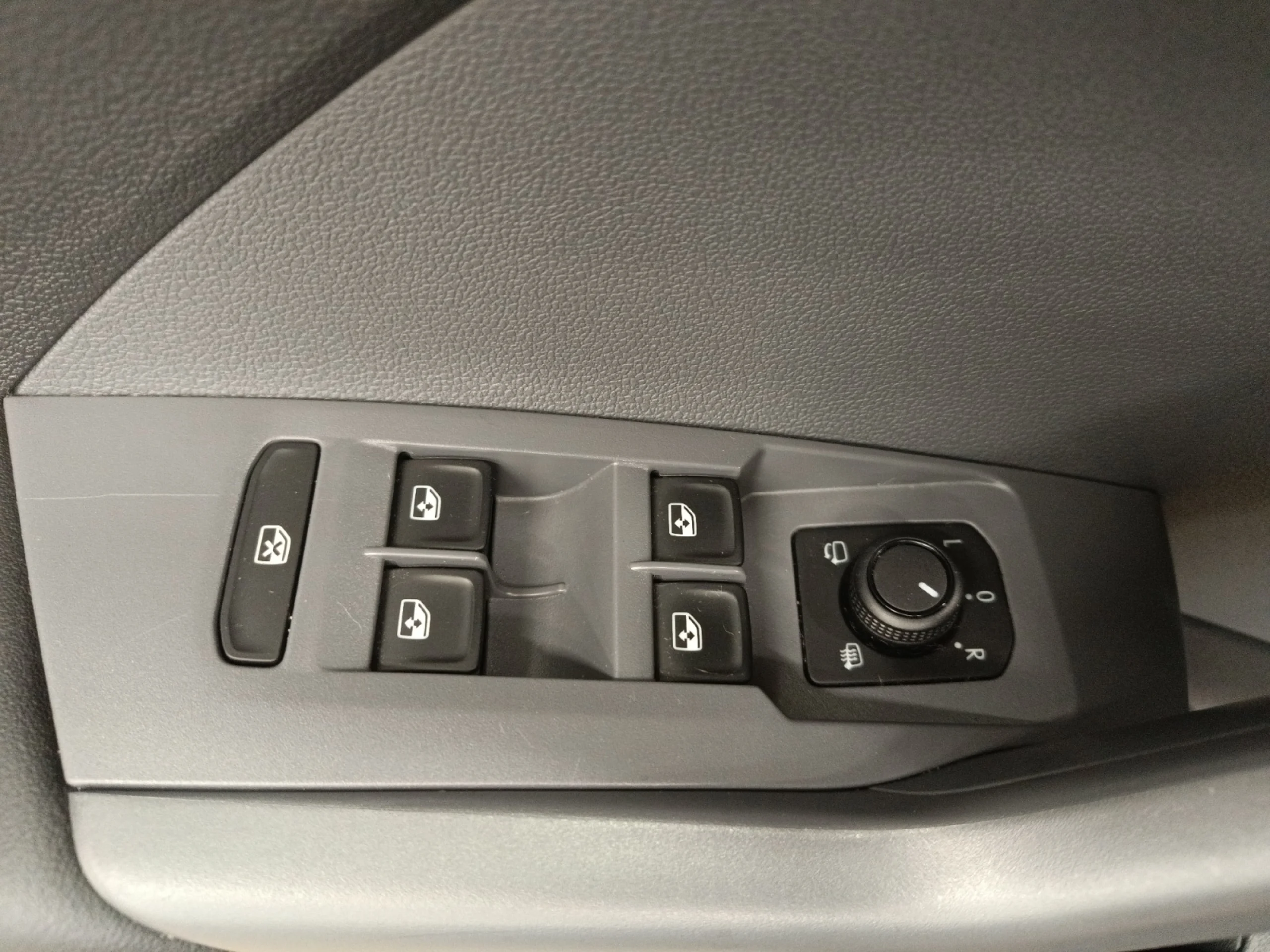 VOLKSWAGEN T CROSS ADVANCE 1.0 TSI 81KW (110CV) - Foto 13