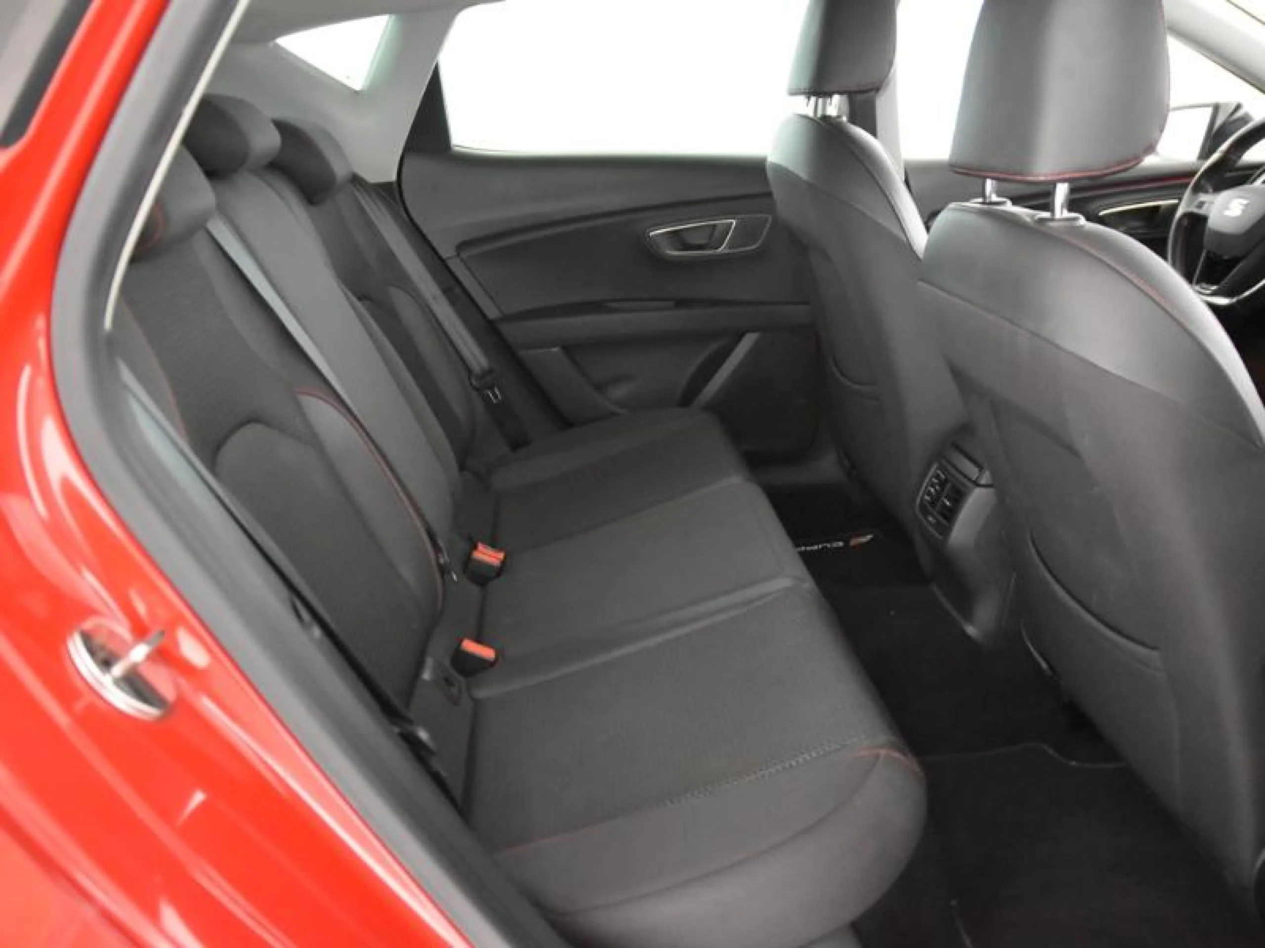 SEAT LEON 2.0 TDI 150CV ST&SP FR - Foto 6