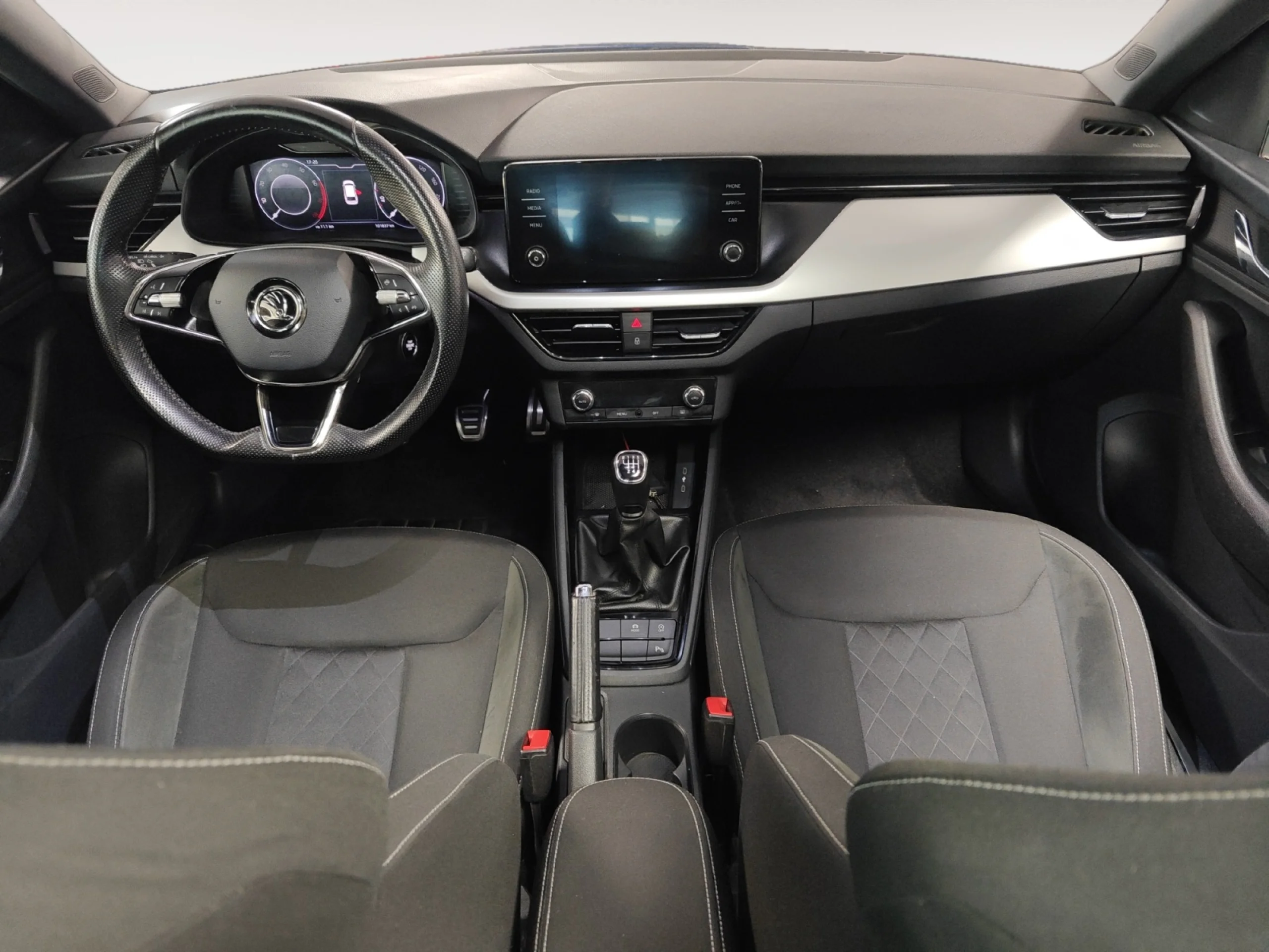 SKODA SCALA 1.5 TSI 110 KW (150 CV) AMBITION - Foto 4