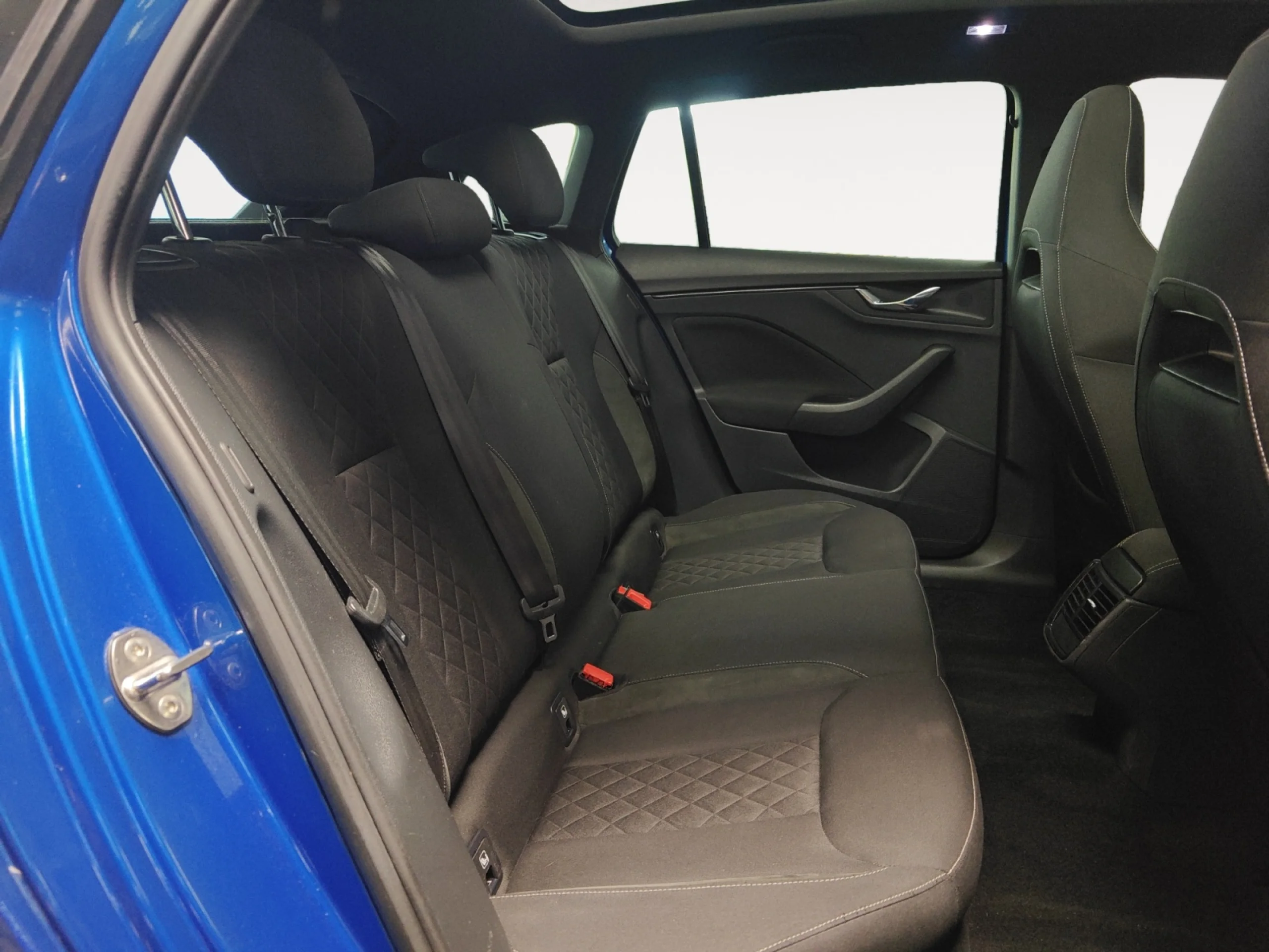 SKODA SCALA 1.5 TSI 110 KW (150 CV) AMBITION - Foto 6