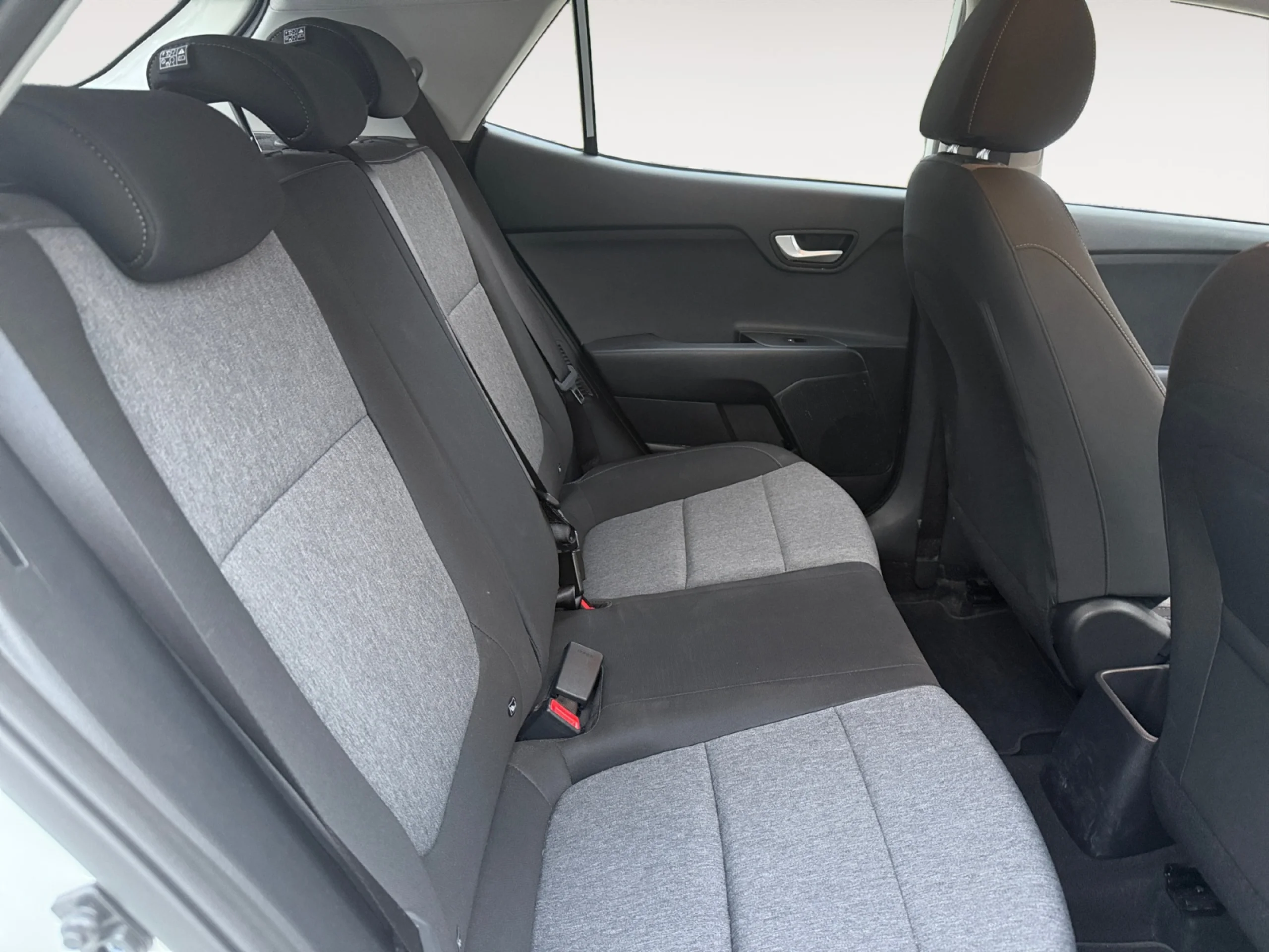 KIA STONIC 1.0 T GDI 74KW (100CV) MHEV IMT CONCEPT - Foto 6