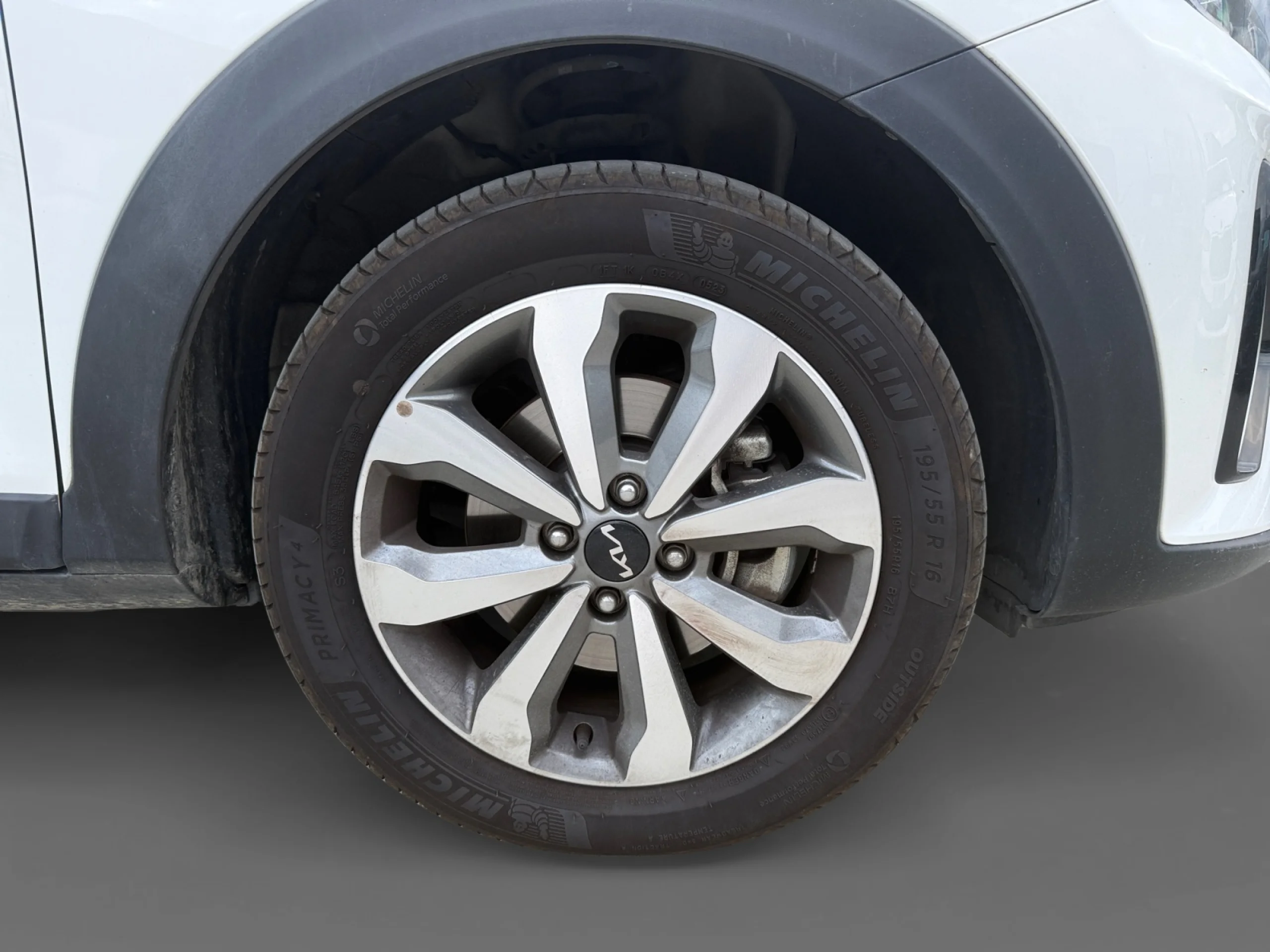 KIA STONIC 1.0 T GDI 74KW (100CV) MHEV IMT CONCEPT - Foto 8