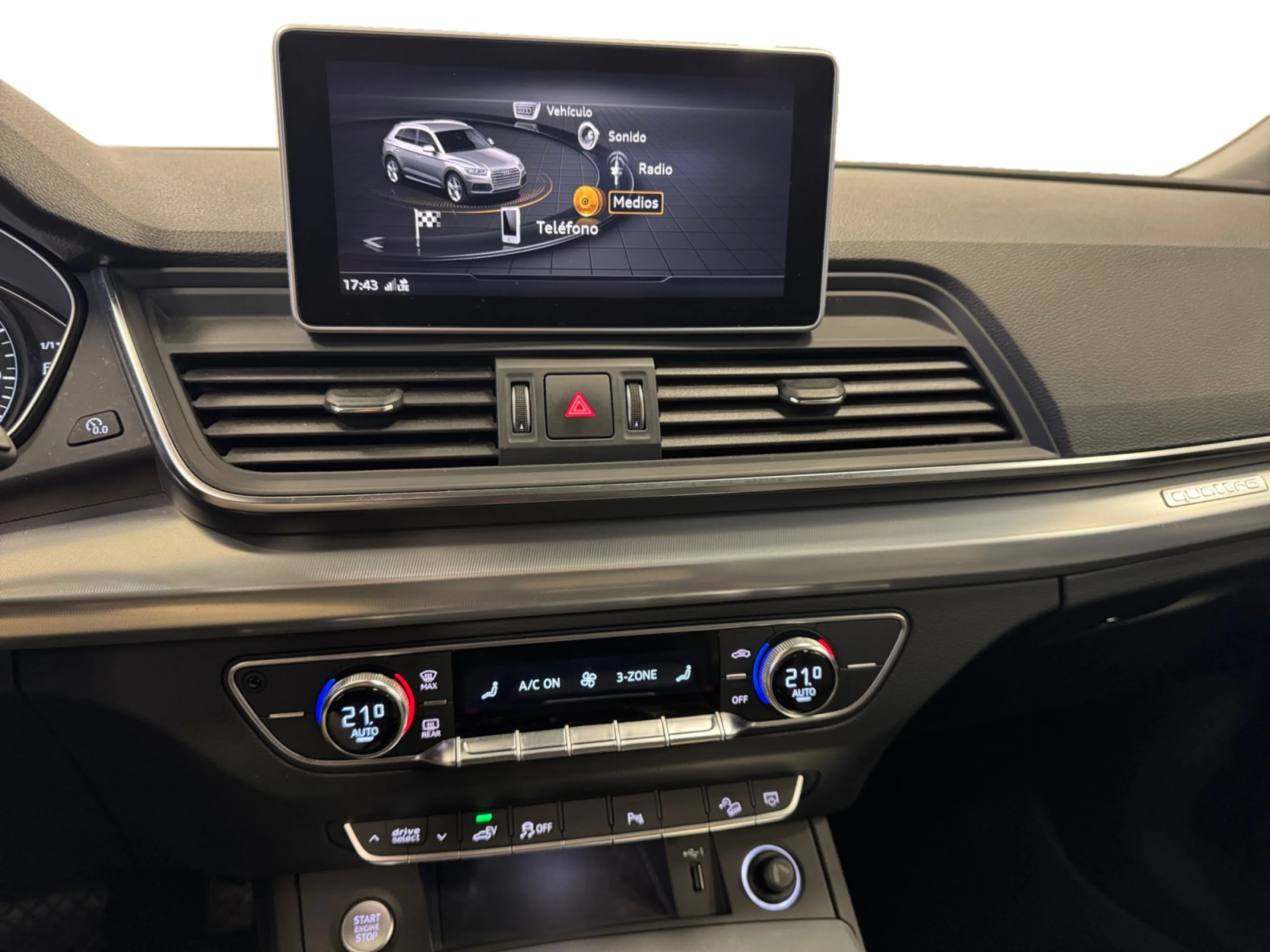 AUDI Q5 S LINE 55 TFSI E QUATTRO S TRONIC - Foto 9