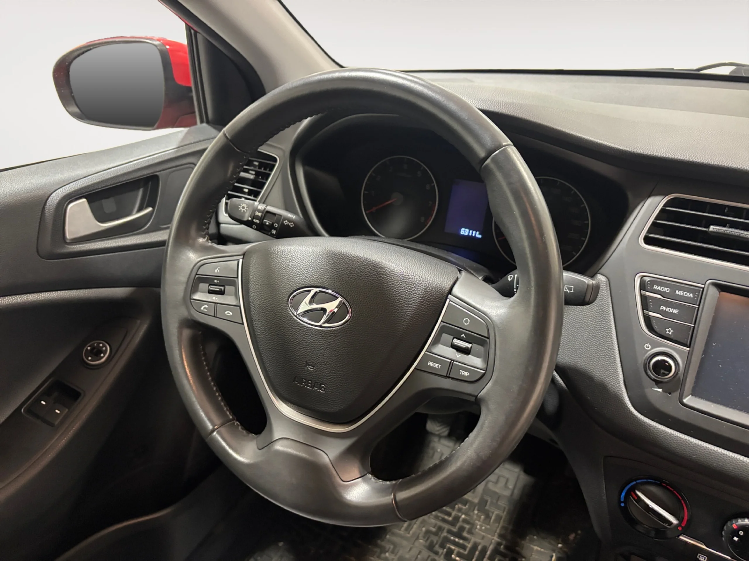HYUNDAI I20 1.2 MPI 55KW (75CV) ESSENCE - Foto 4