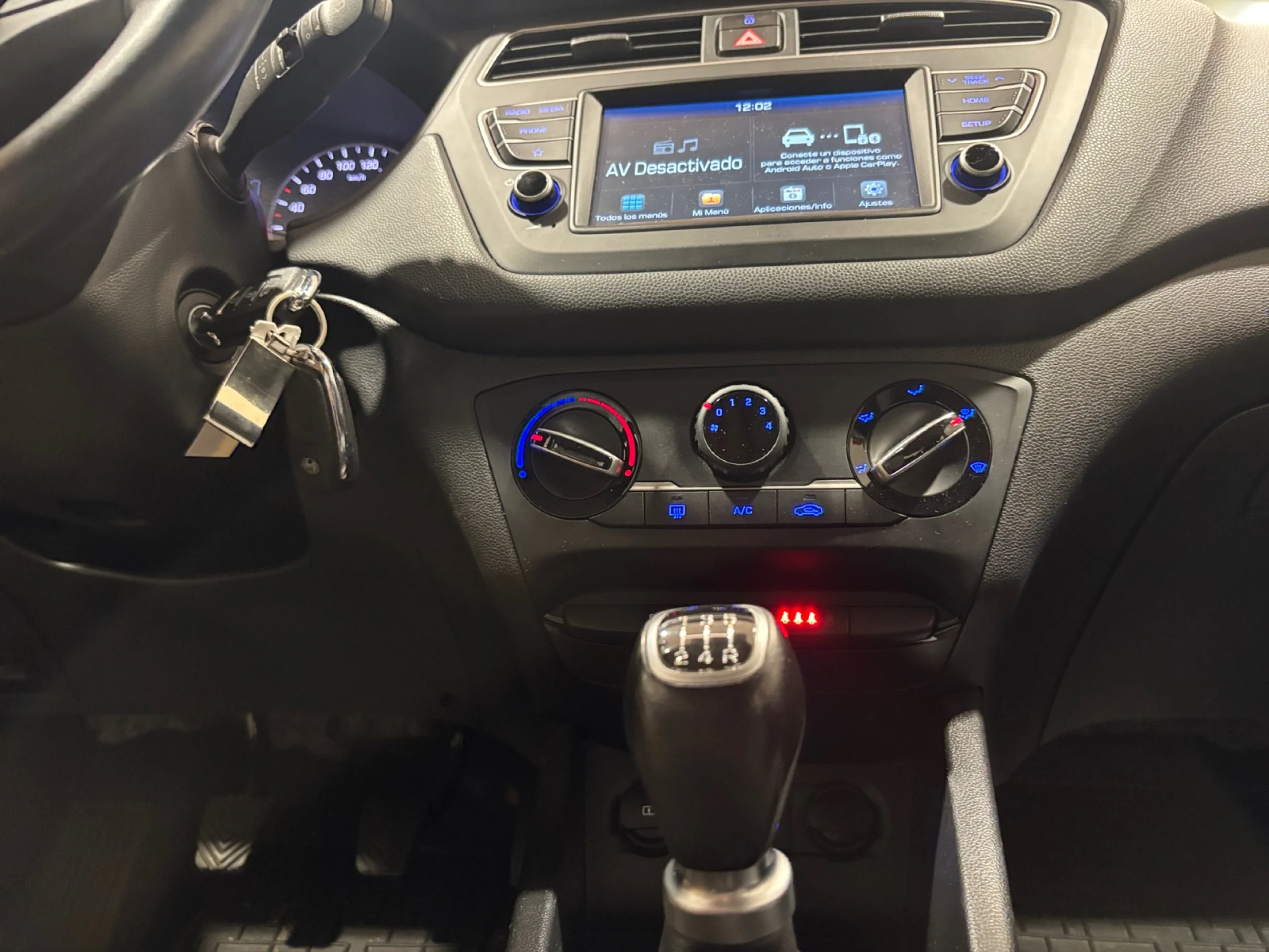 HYUNDAI I20 1.2 MPI 55KW (75CV) ESSENCE - Foto 11