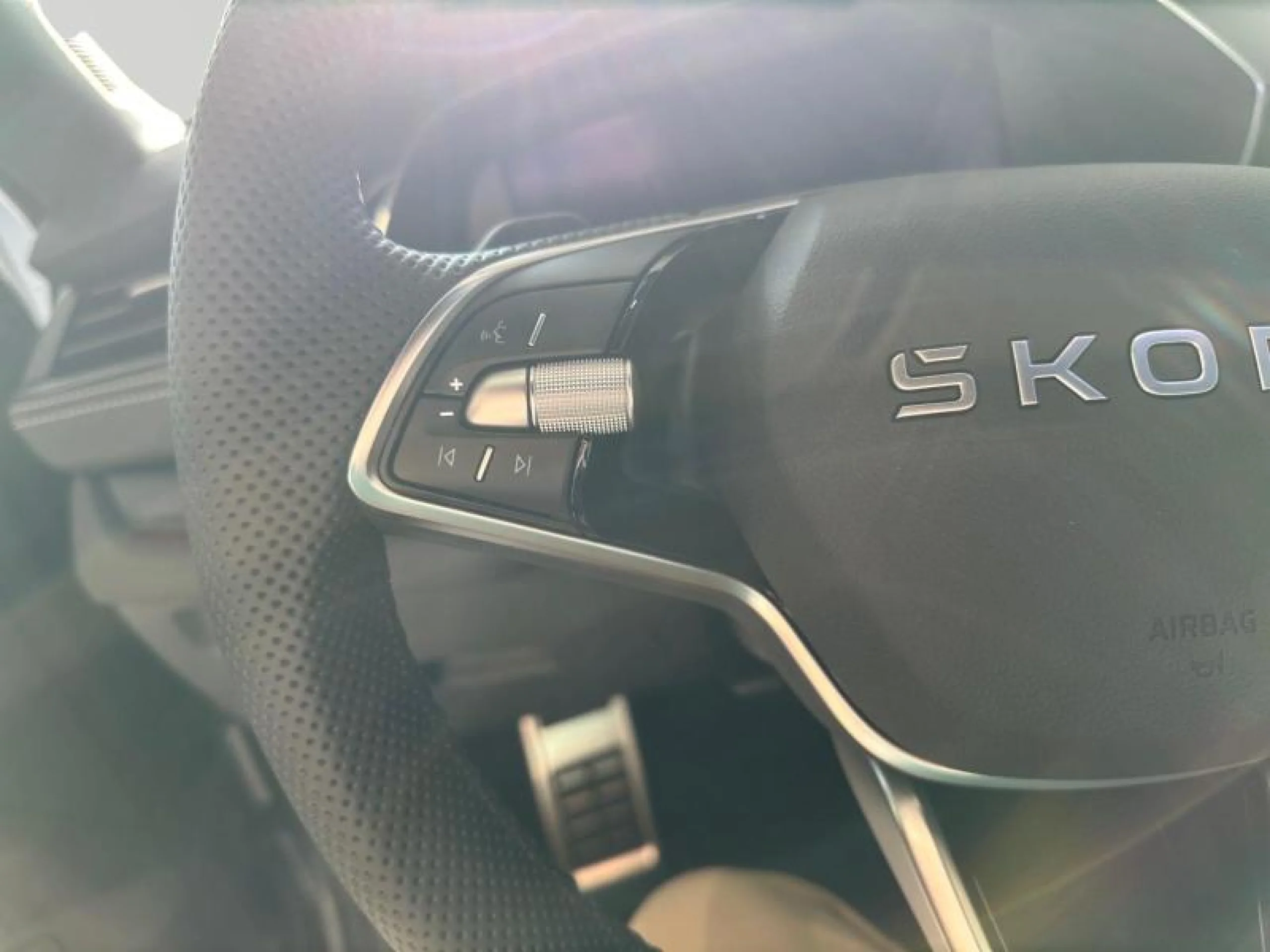 SKODA OCTAVIA COMBI 1.5 TSI 110KW DSG M HEV SPORTLINE - Foto 9