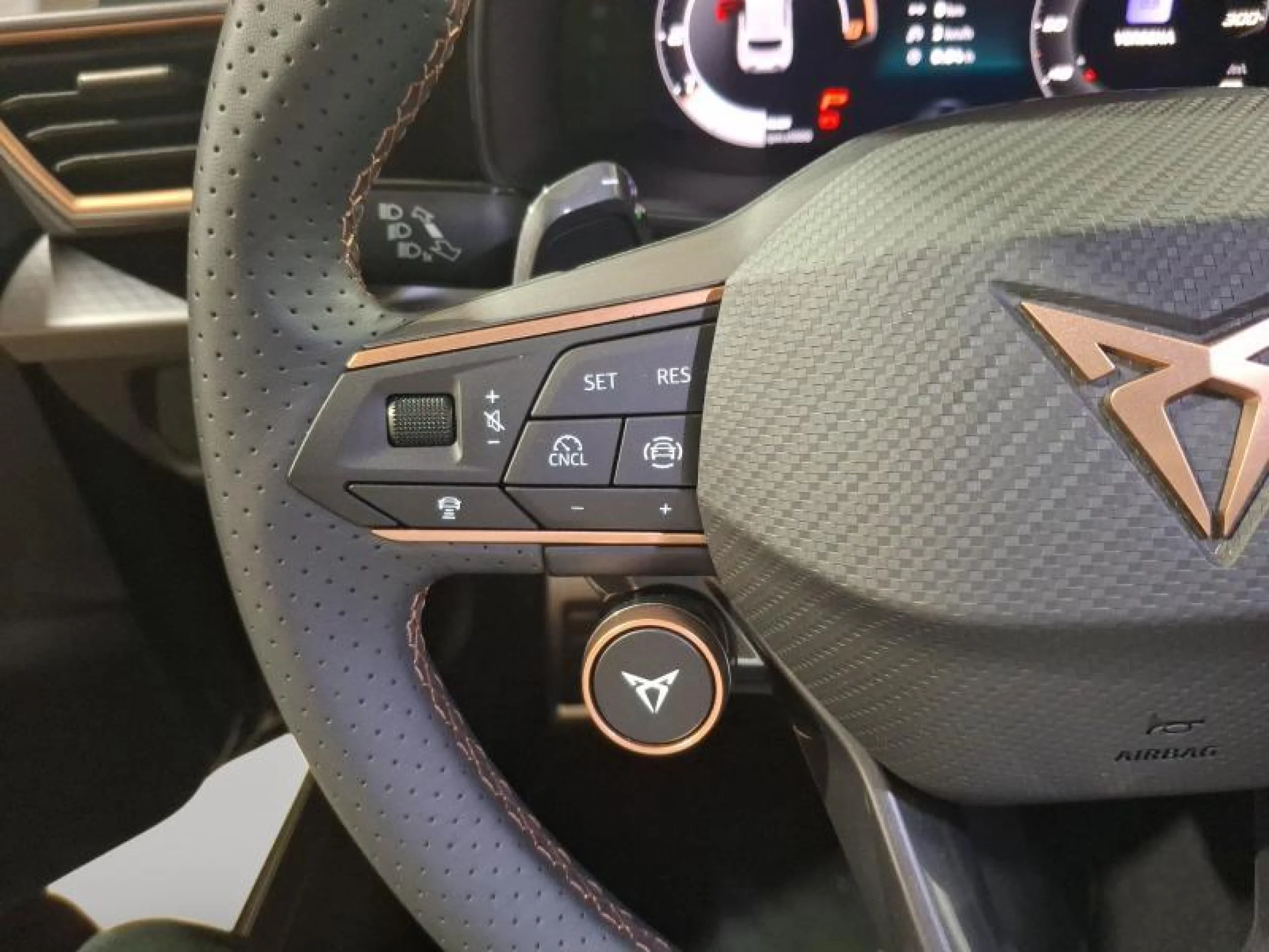 CUPRA LEON 1.5 ETSI 110KW (150CV) DSG - Foto 9