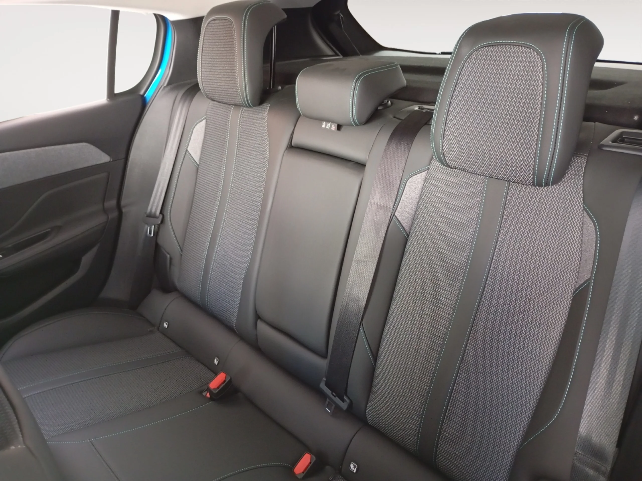 PEUGEOT 308 5P ALLURE BLUEHDI 130 S&S EAT8 - Foto 6