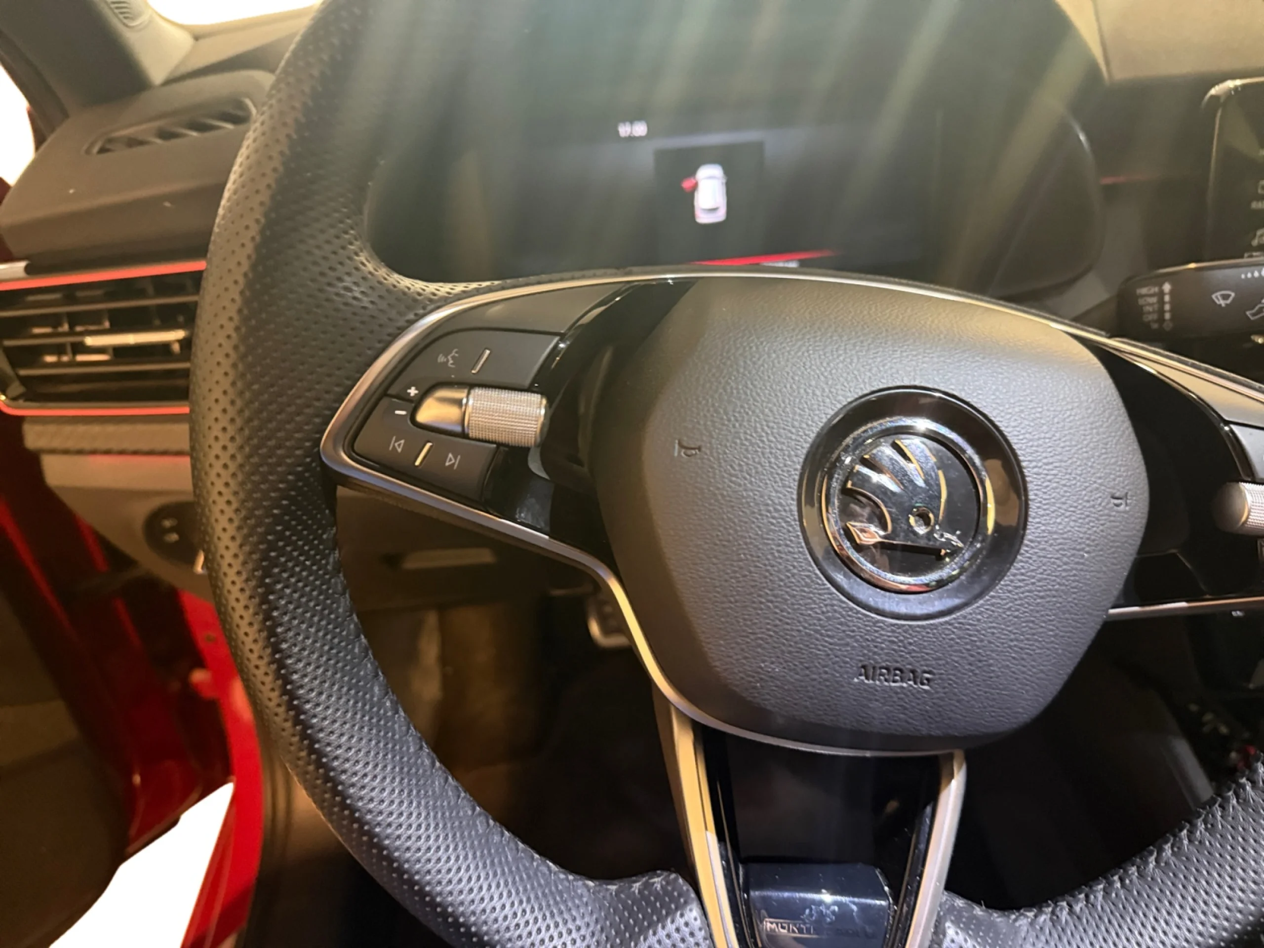 SKODA KAMIQ 1.5 150CV - Foto 11