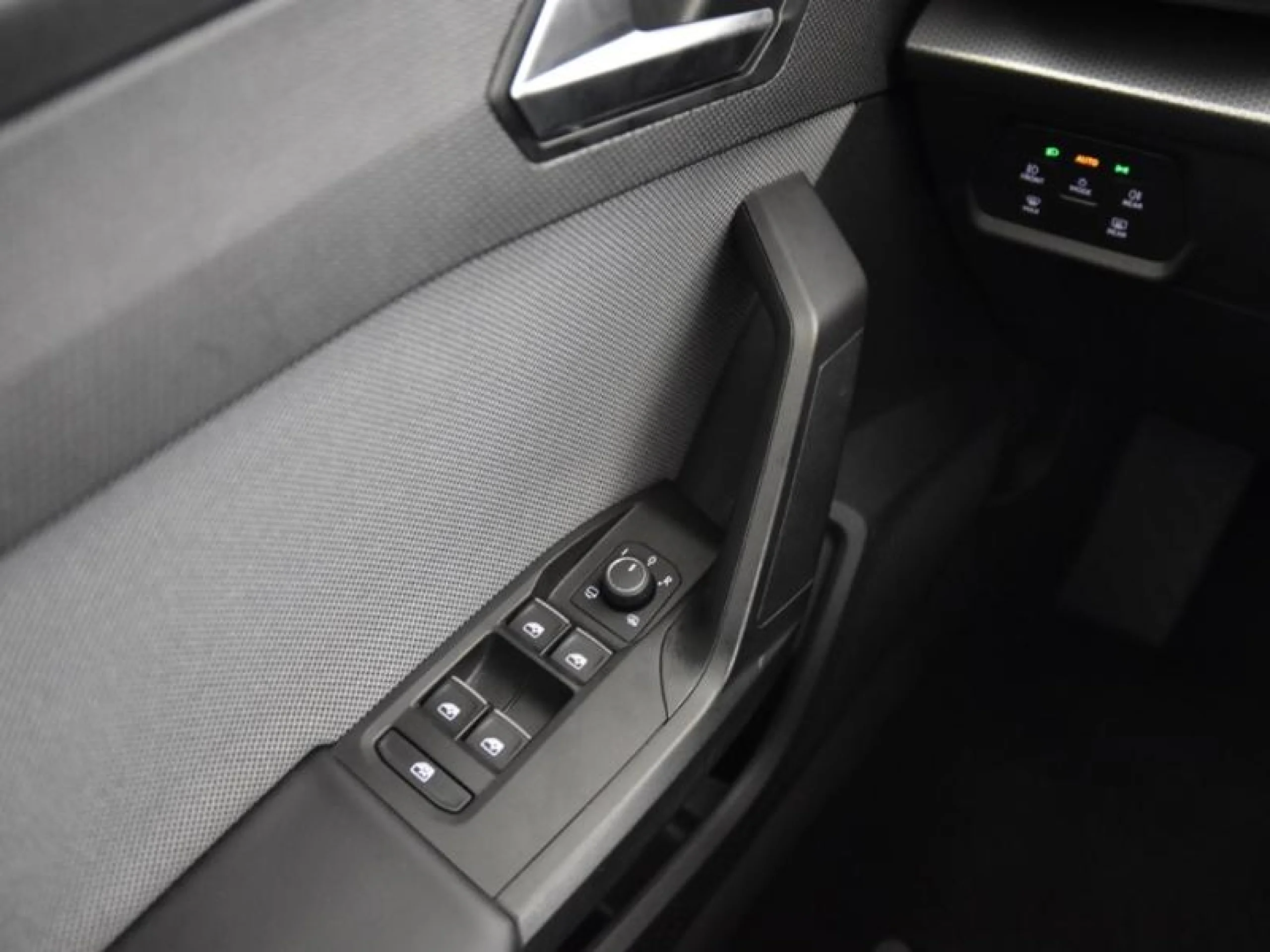 SEAT NUEVO LEON 1.0 TSI 81KW S&S STYLE - Foto 18