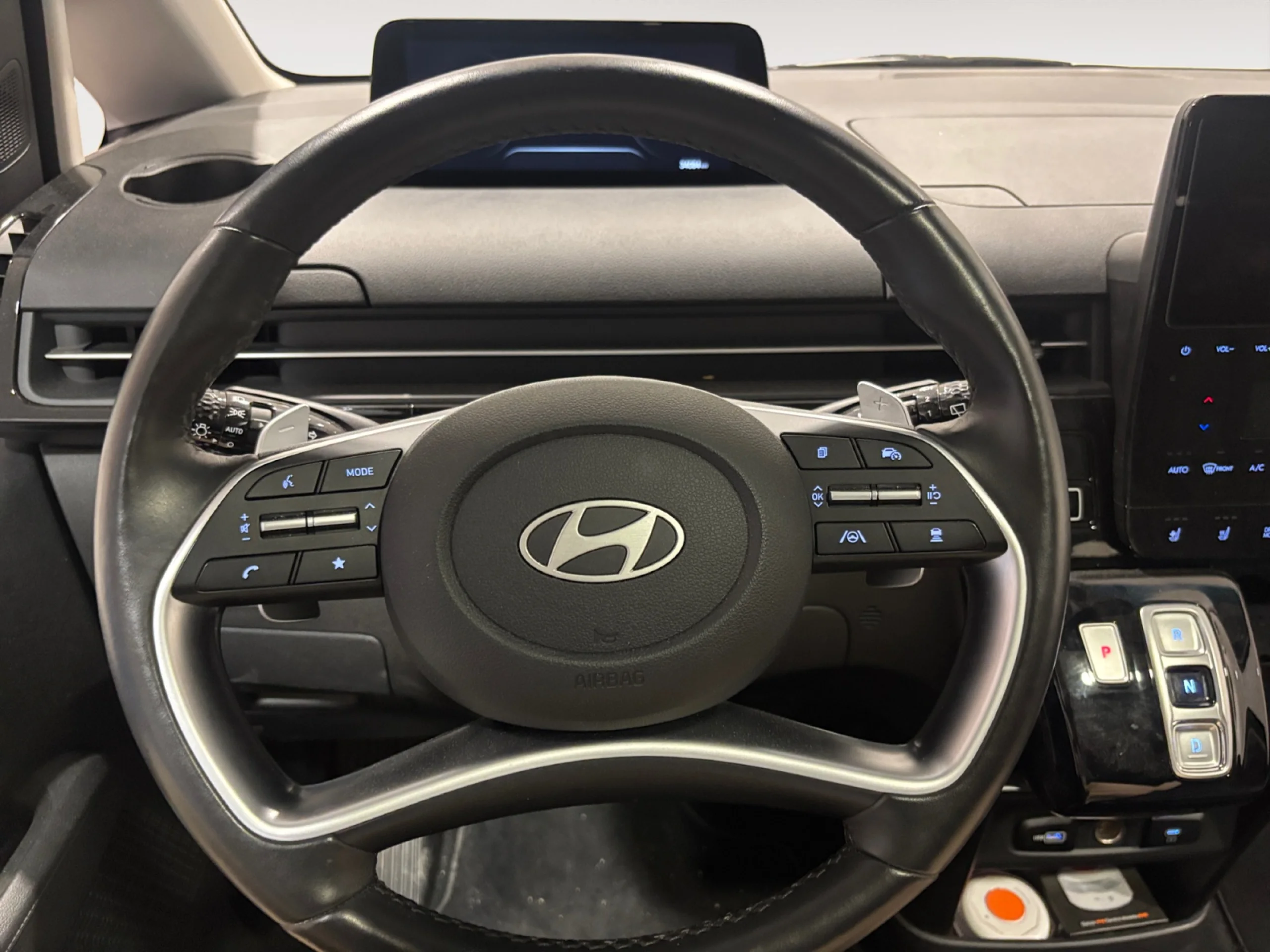 HYUNDAI STARIA 9S HEV 1.6 TGDI 225CV 6AT STYLE - Foto 7