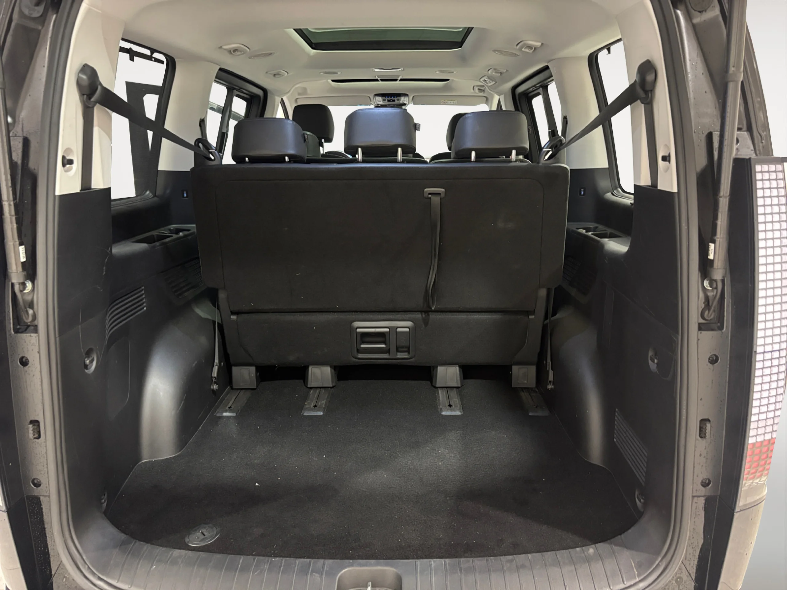 HYUNDAI STARIA 9S HEV 1.6 TGDI 225CV 6AT STYLE - Foto 8