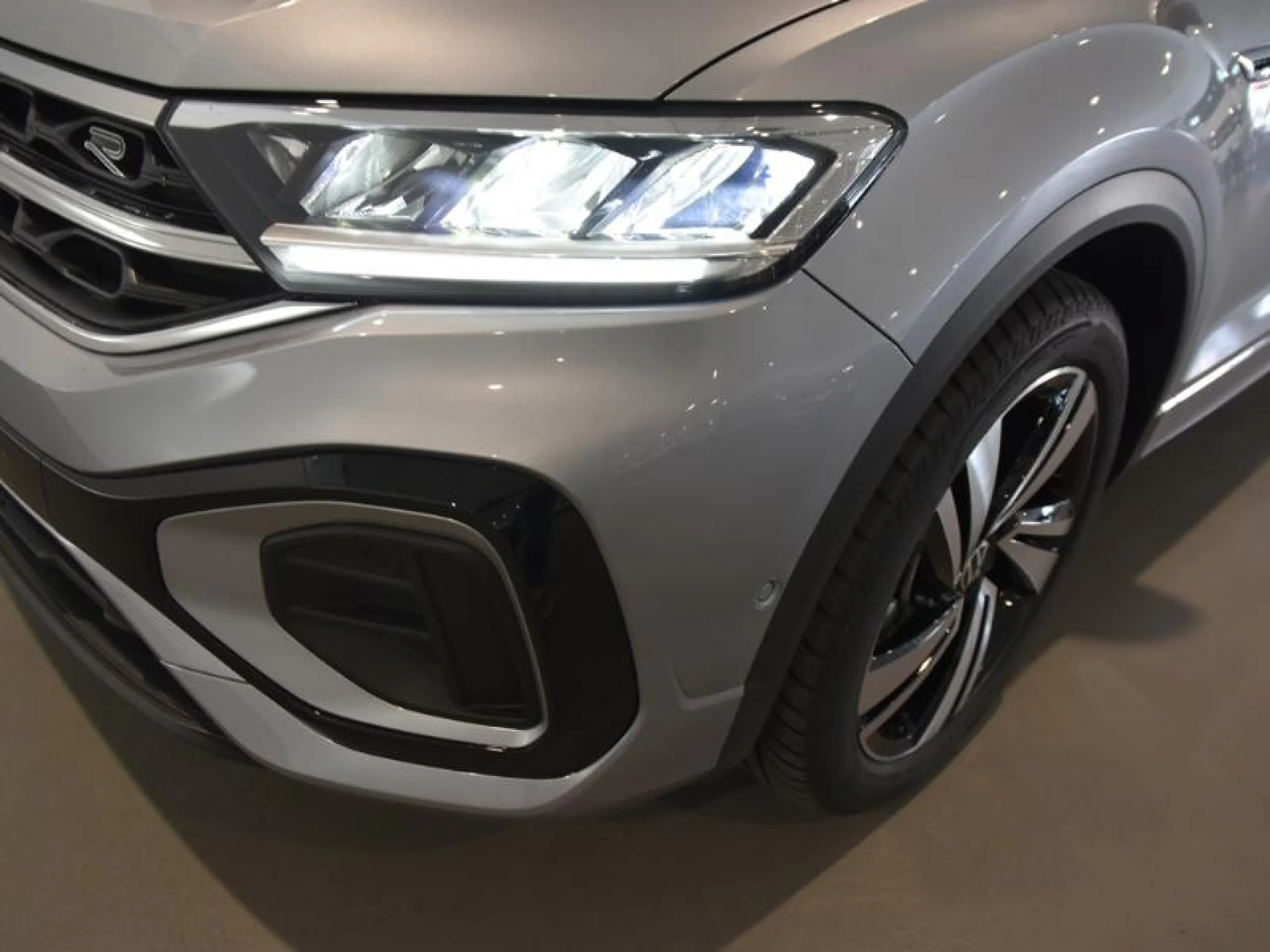 VOLKSWAGEN T ROC T ROC R LINE 1.5 TSI 110 KW (150 CV)  AUTOM TICO DSG 7 VEL. - Foto 17