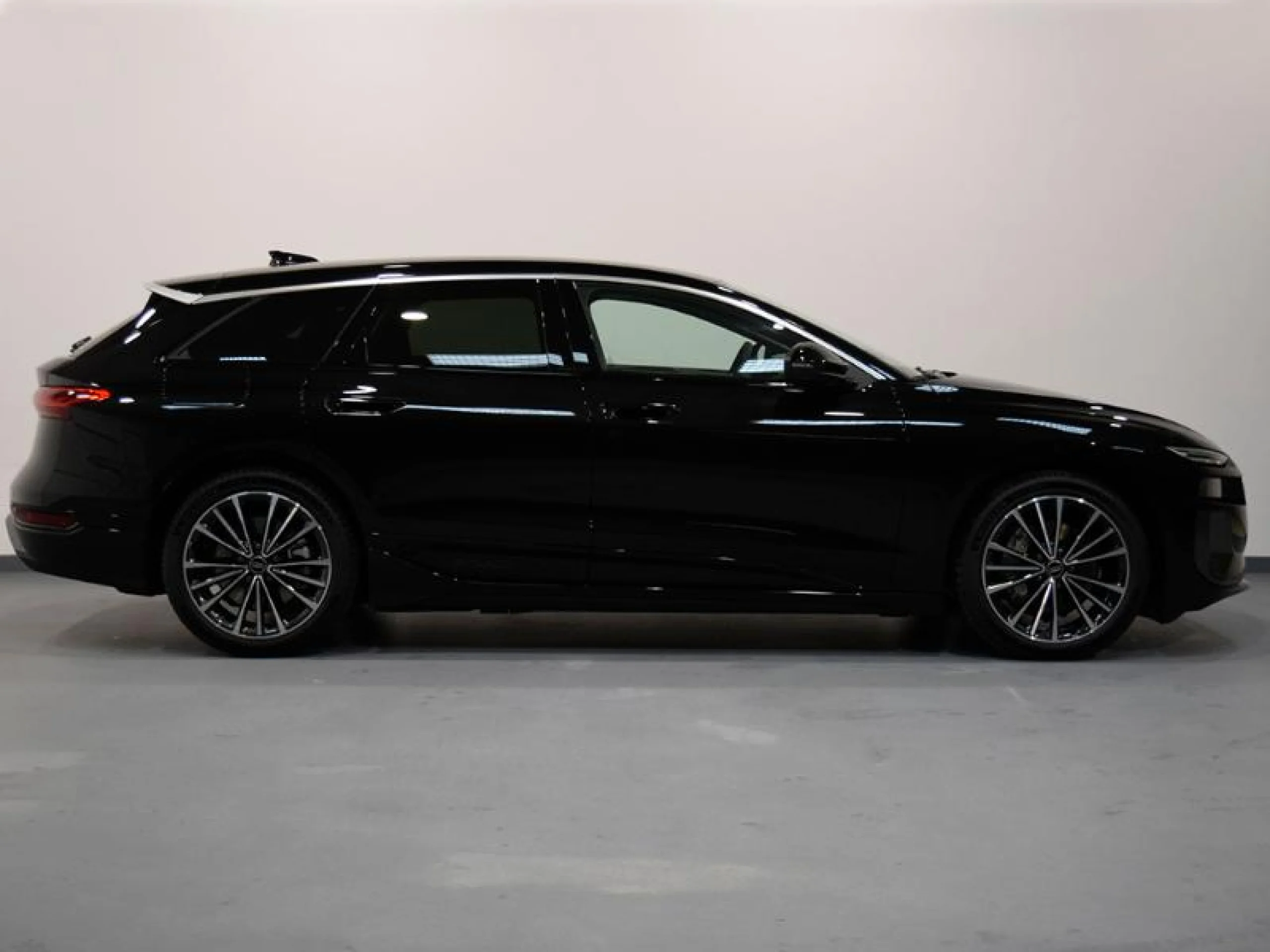 AUDI A6 E TRON AVANT S LINE E TRON - Foto 3