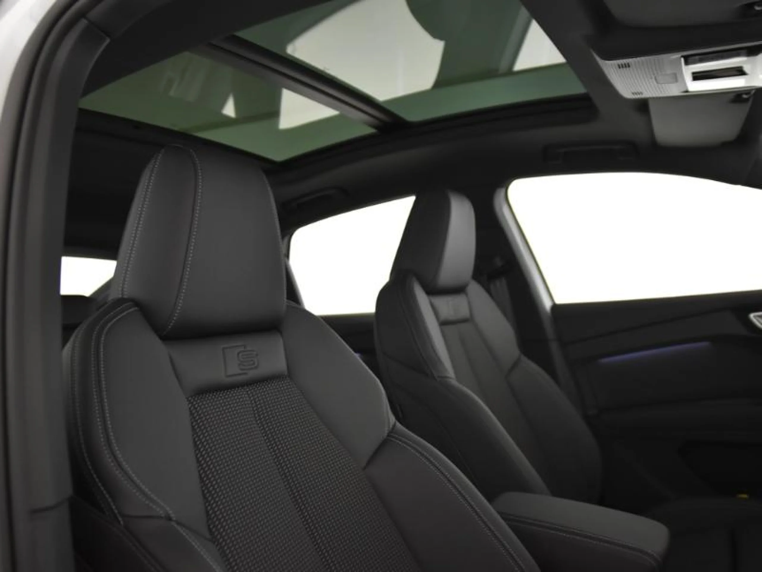 AUDI Q4 SPORTBACK E TRON GENUINE EDITION 45 E TRON 210KW 82KWH - Foto 9