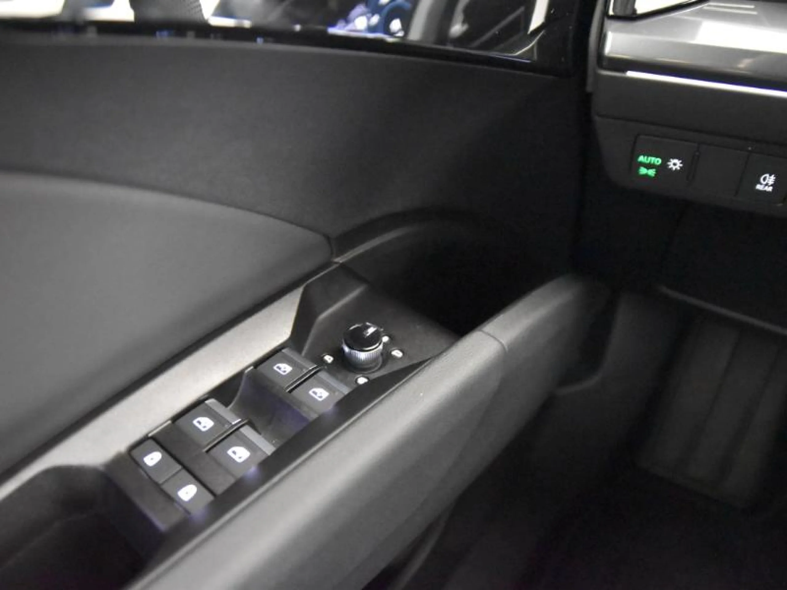 AUDI Q4 SPORTBACK E TRON GENUINE EDITION 45 E TRON 210KW 82KWH - Foto 16