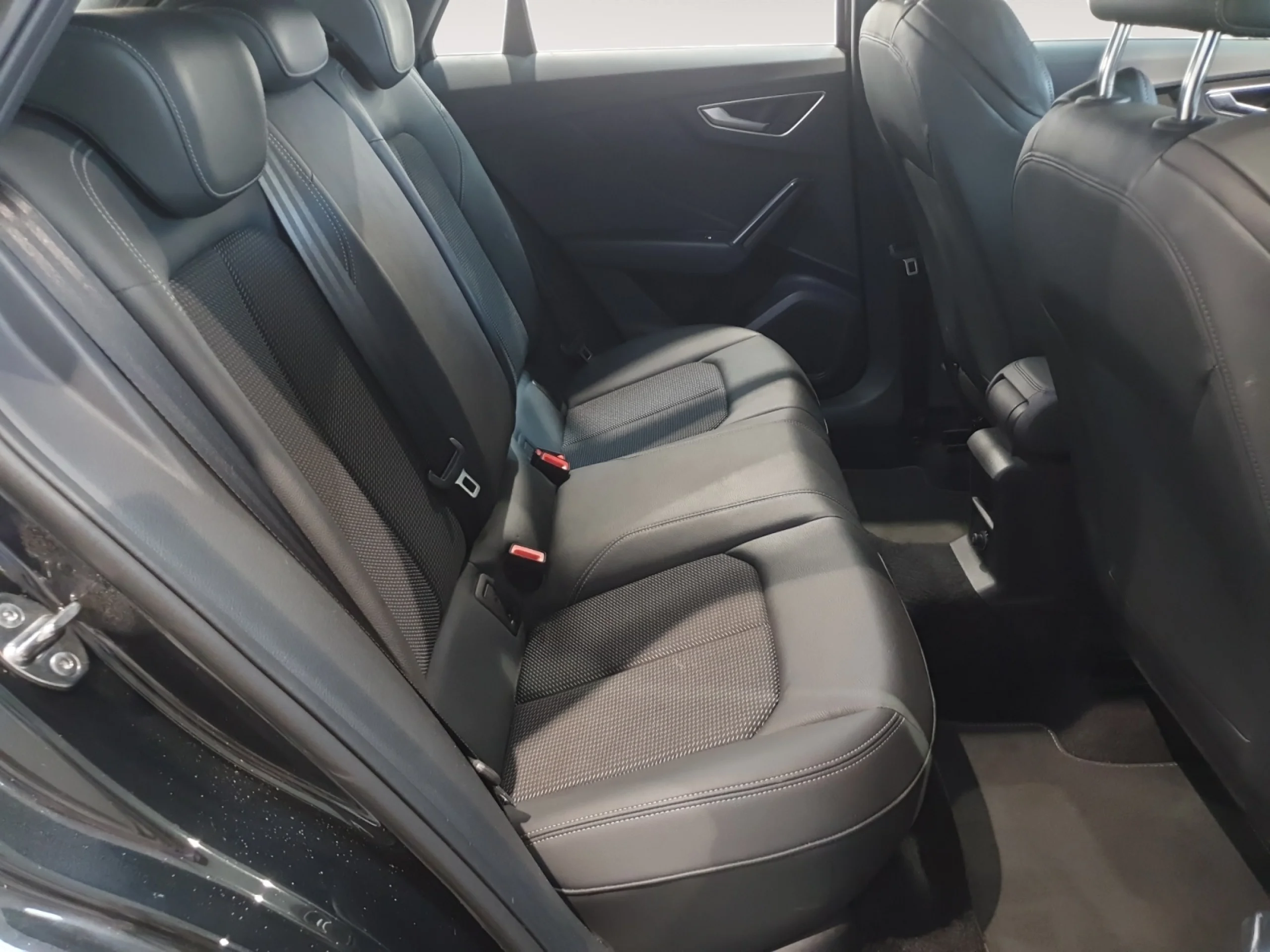 AUDI Q2 BLACK LINE 35 TFSI 110KW S TRONIC - Foto 8