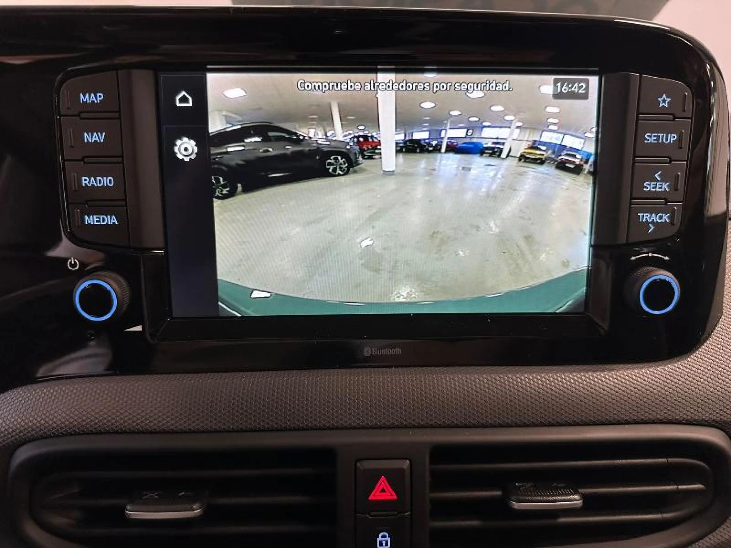 HYUNDAI I10 I10  MPI 1.0 63CV AT KLASS - Foto 9