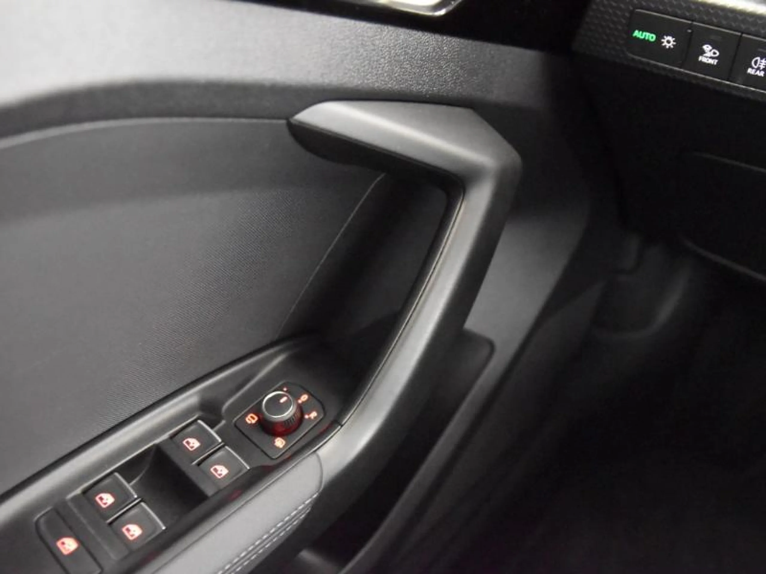 AUDI A1 SPORTBACK ADRENALIN BLACK ED 25TFSI 70KW - Foto 17