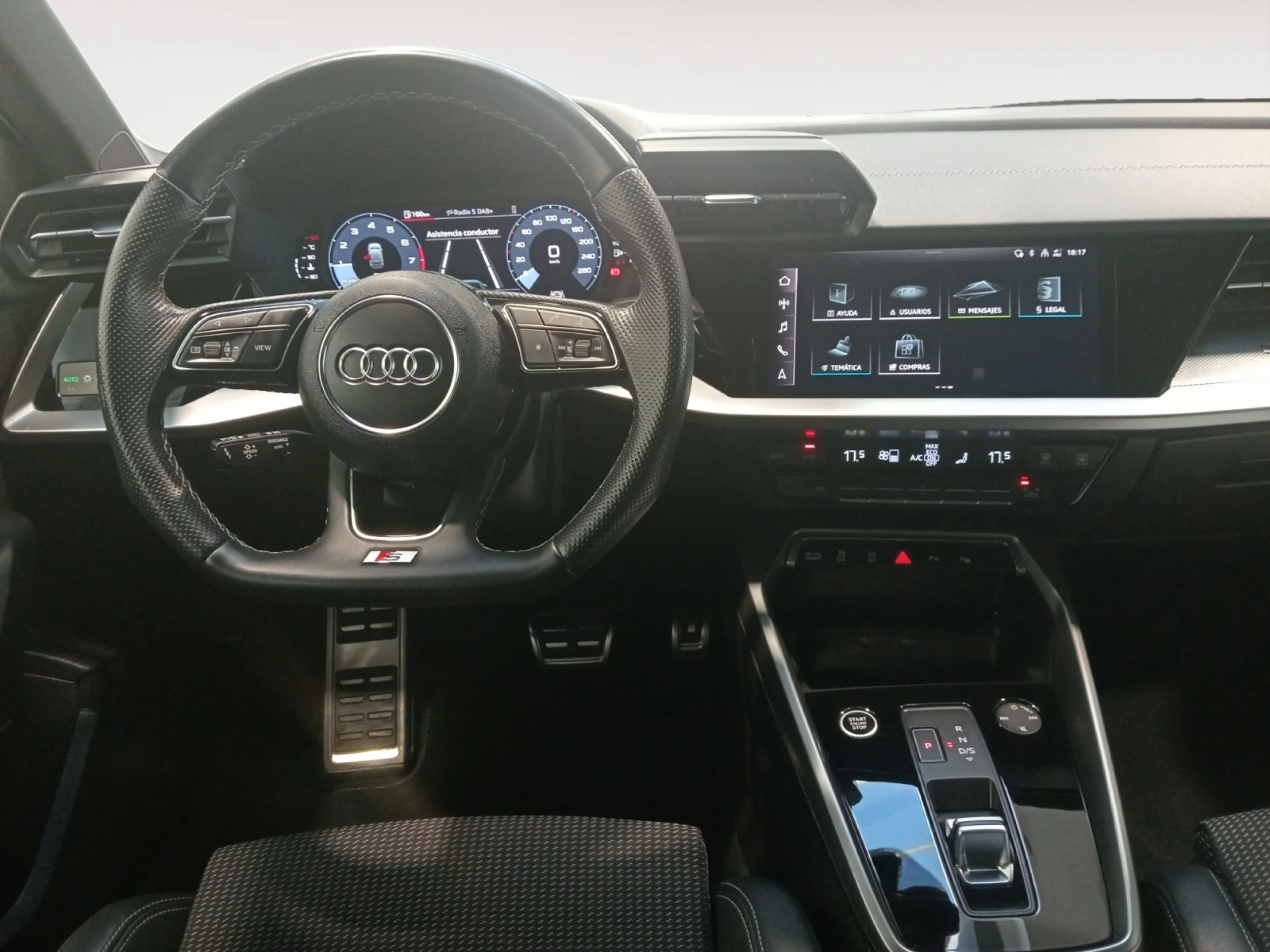 AUDI A3 SPORTBACK BLACK LINE 35 TFSI 110KW S TRO - Foto 4