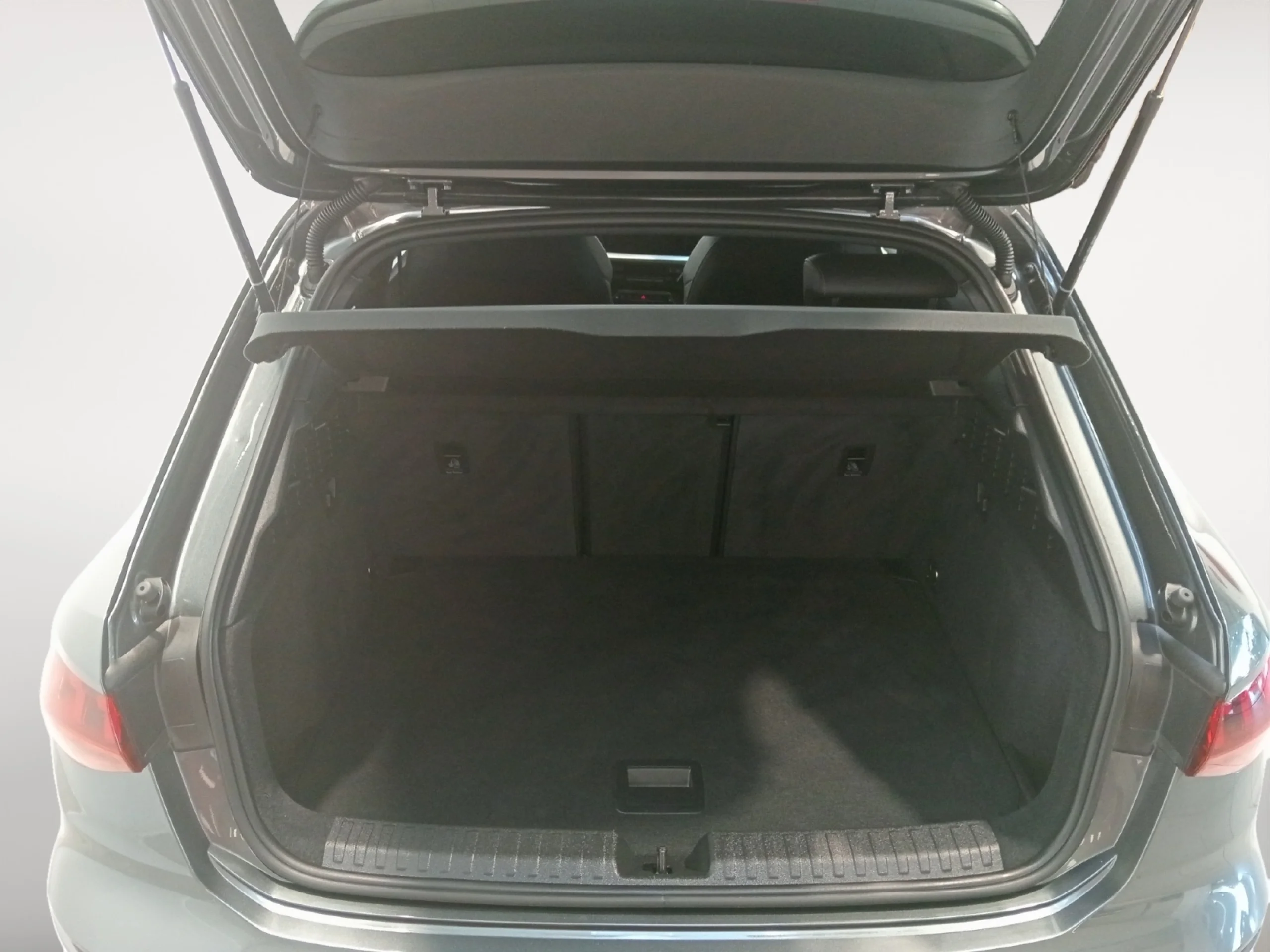 AUDI A3 SPORTBACK BLACK LINE 35 TFSI 110KW S TRO - Foto 7