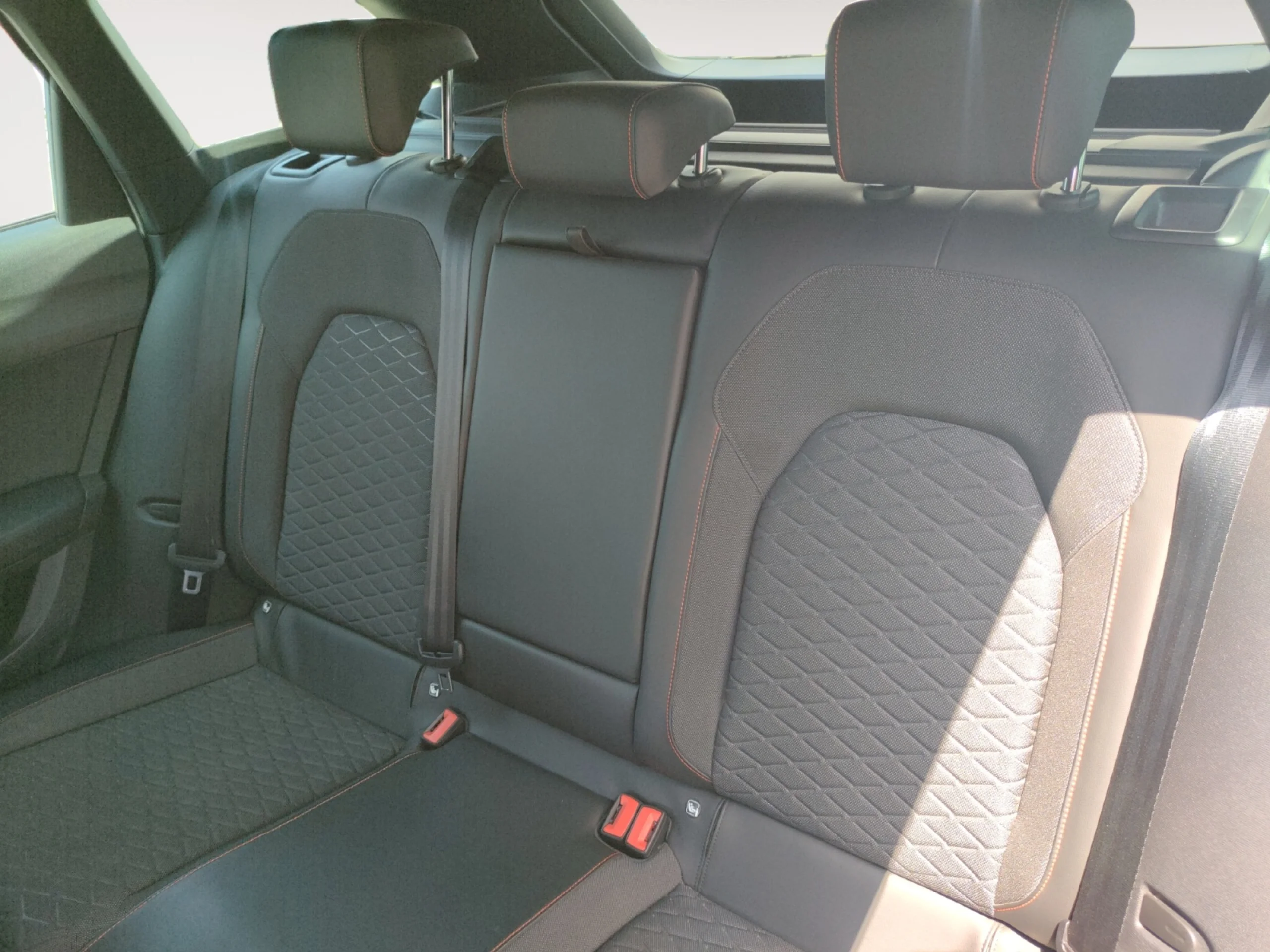 SEAT LEON SP 2.0 TDI 110KW DSG S&S FR - Foto 6