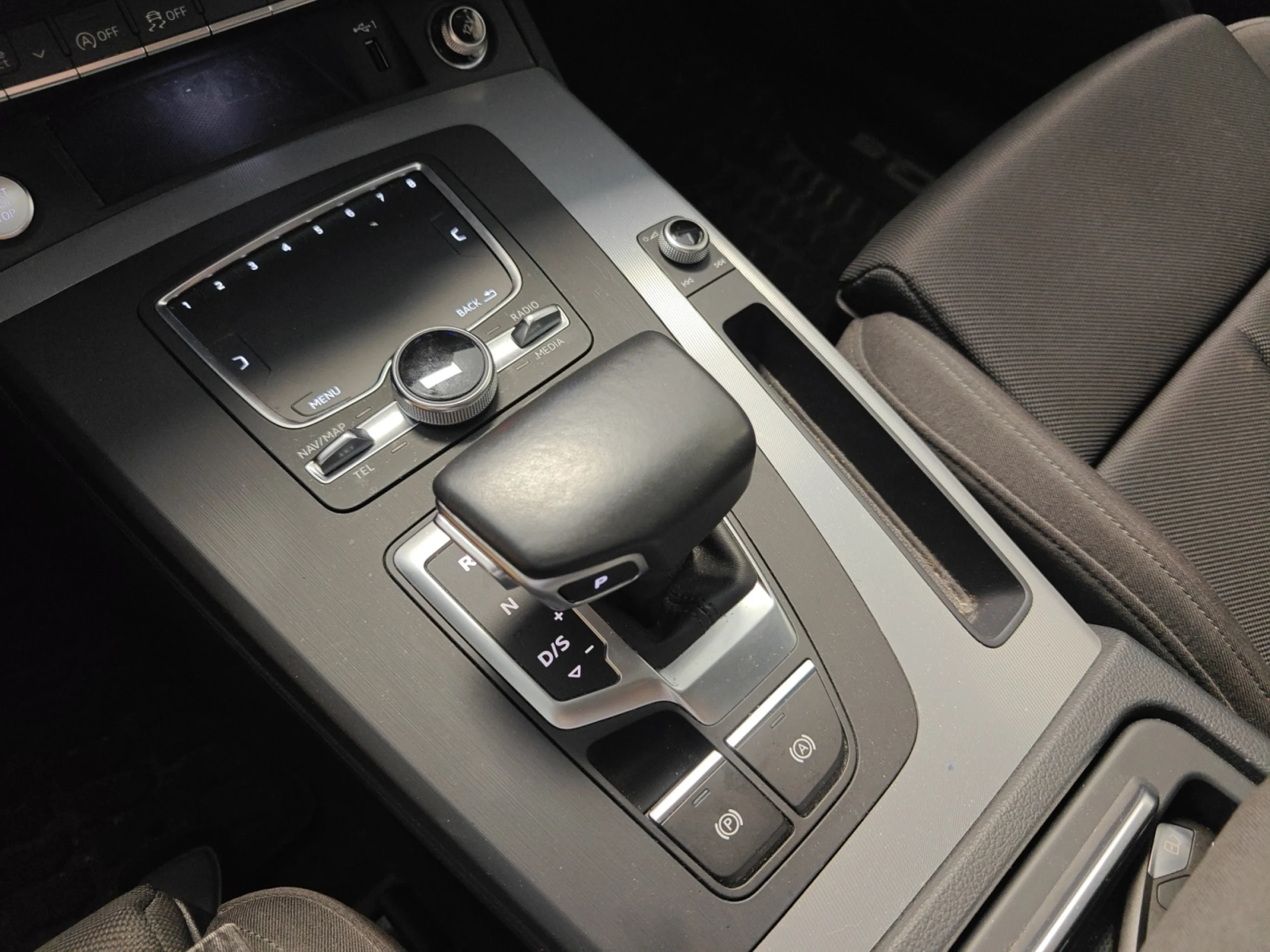 AUDI Q5 BLACK LINE 40 TDI 140KW QUATTRO S TRONIC - Foto 20