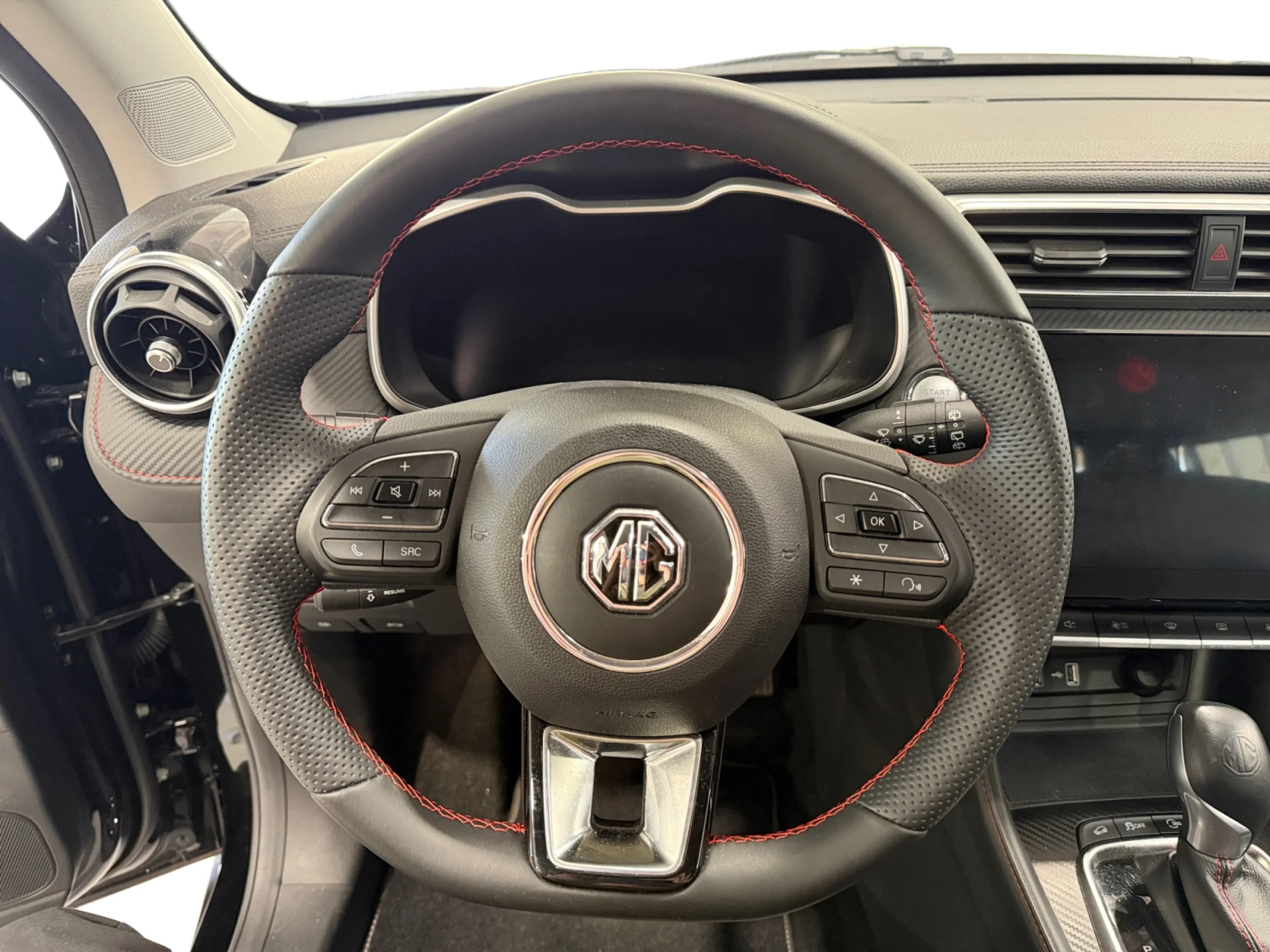MG Zs 1.0T AT 2WD LUX LHD 360 CAMERA DARK - Foto 9
