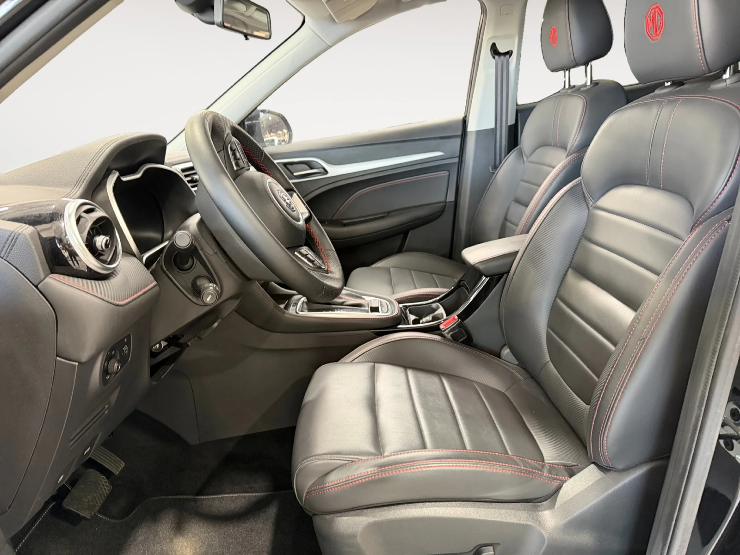 MG Zs 1.0T AT 2WD LUX LHD 360 CAMERA DARK - Foto 18