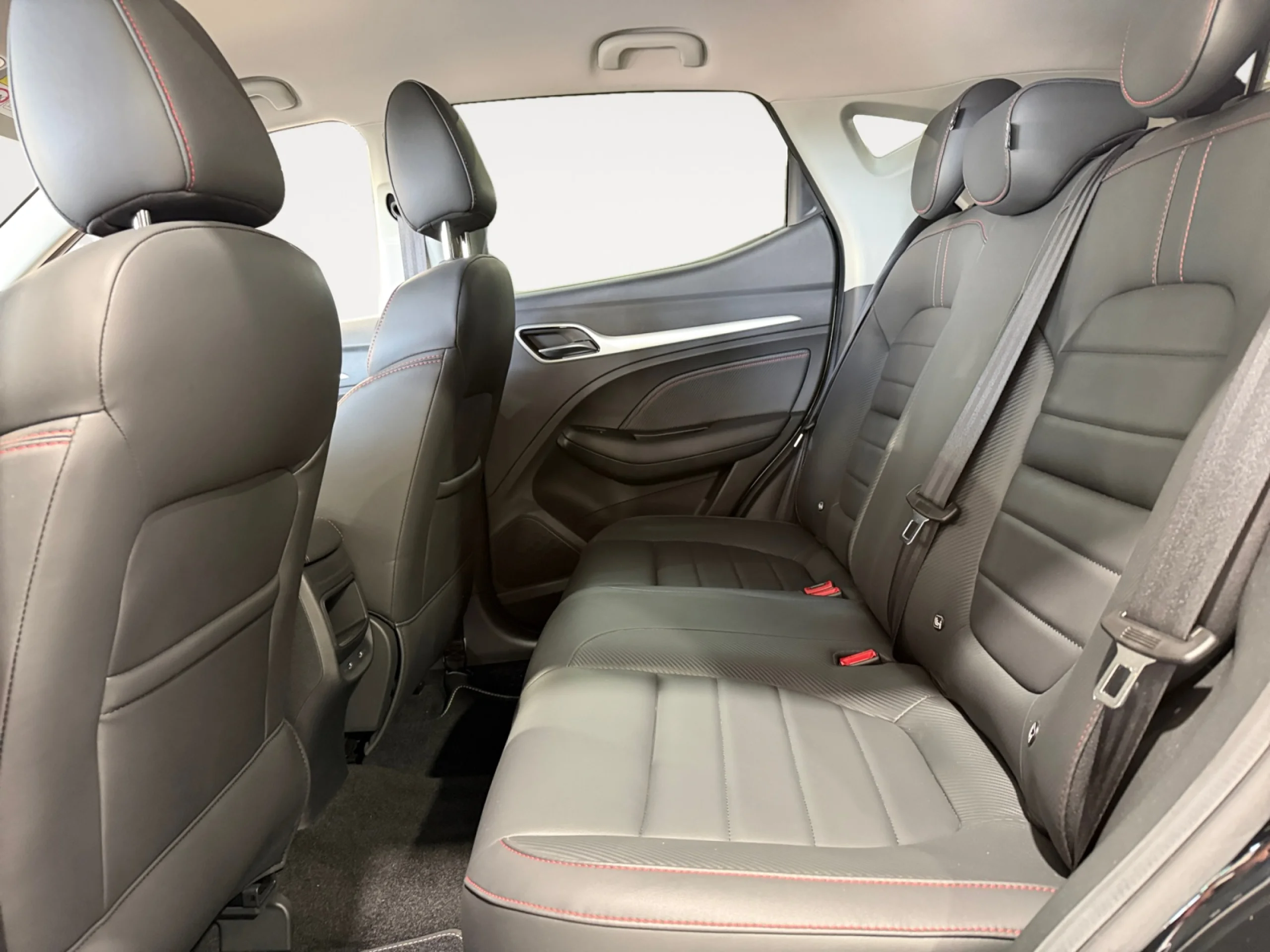 MG Zs 1.0T AT 2WD LUX LHD 360 CAMERA DARK - Foto 19